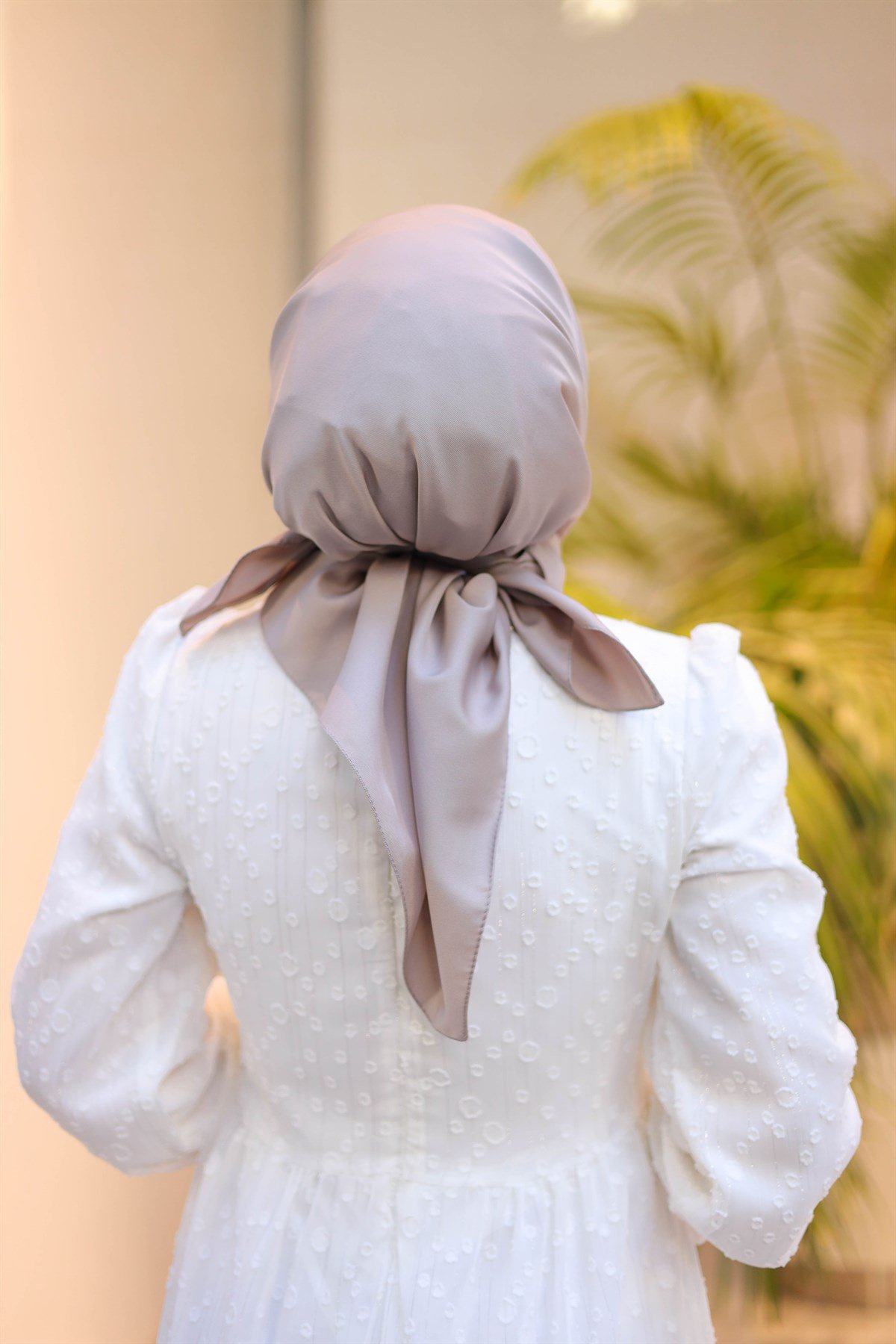Kum Beji Silk Touch Twill Eşarp