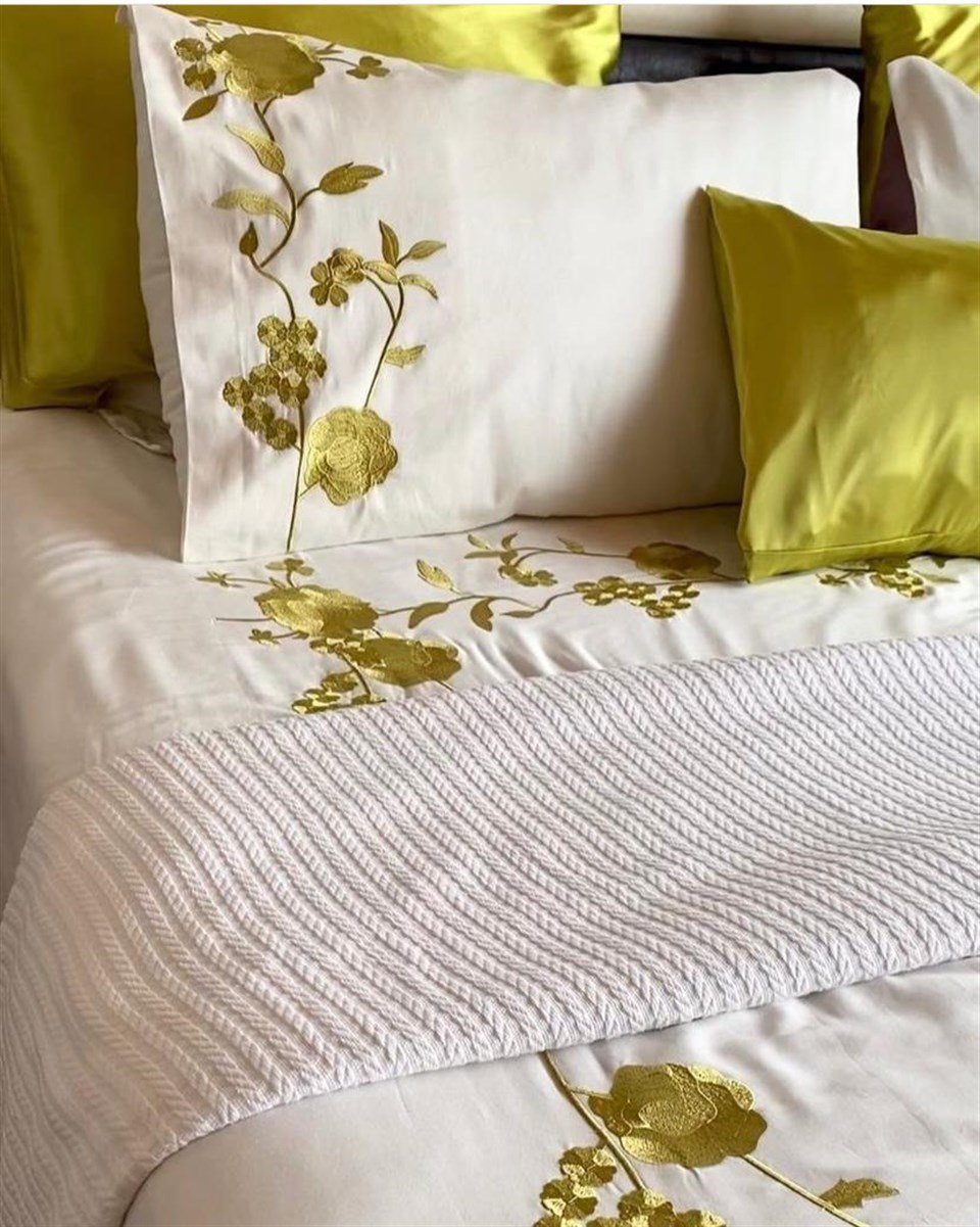 Elegant Gül Nakış İşleme Çift Kişilik Pamuk Saten Nevresim Set