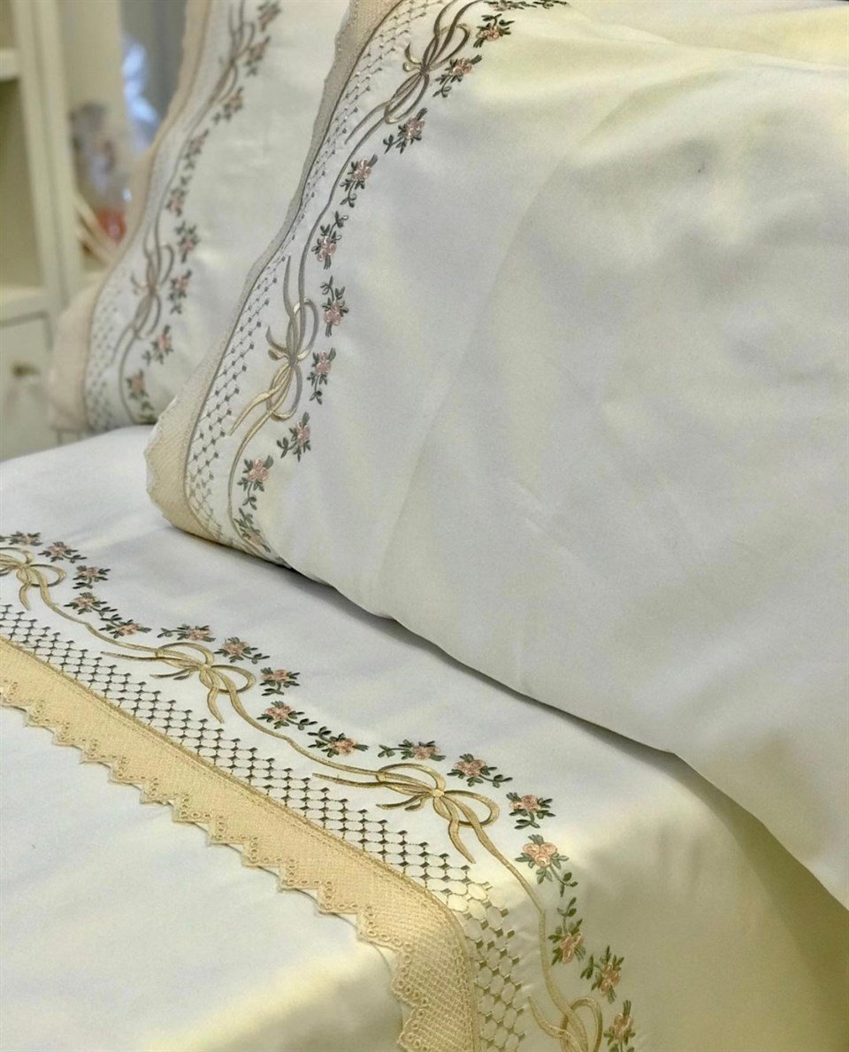 Kurdele ve Nakış İşleme Çift Kişilik Nevresim Set