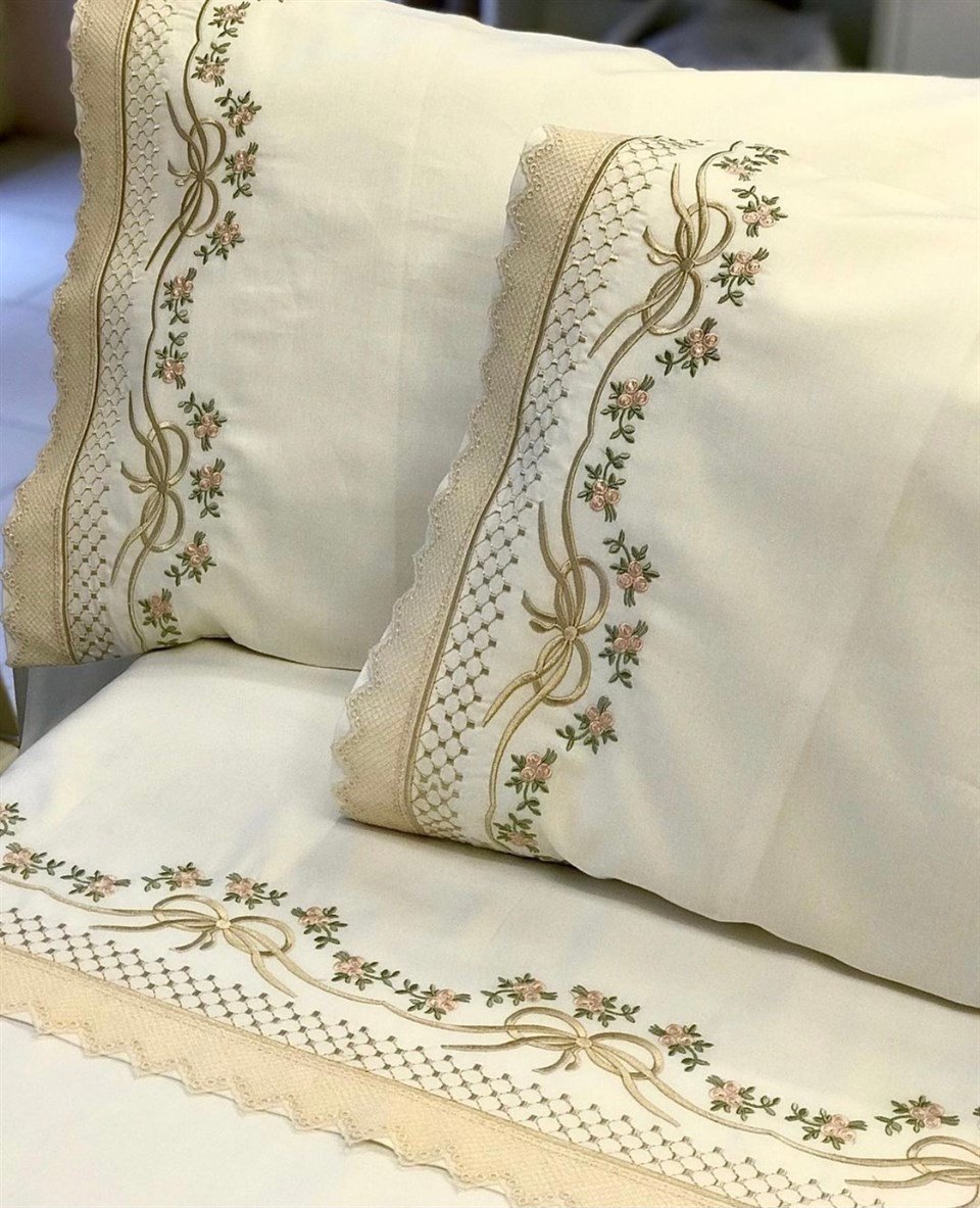 Kurdele ve Nakış İşleme Çift Kişilik Nevresim Set