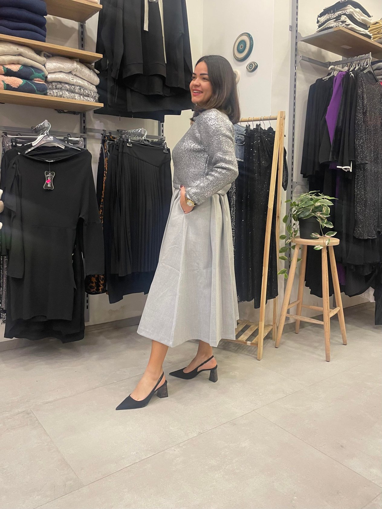 Zara Gri Midi Kloş Etek