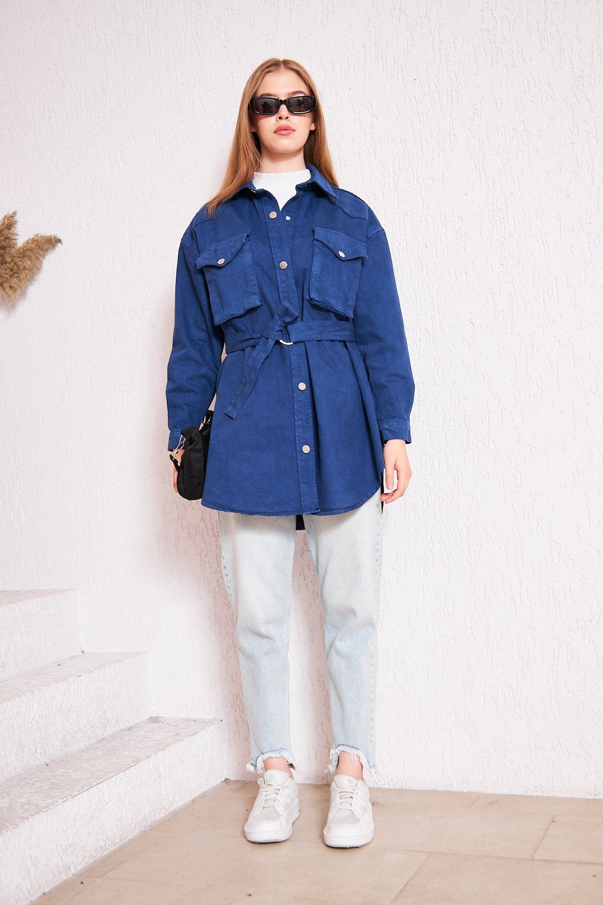 Beli Kemerli Denim Ceket Parlament