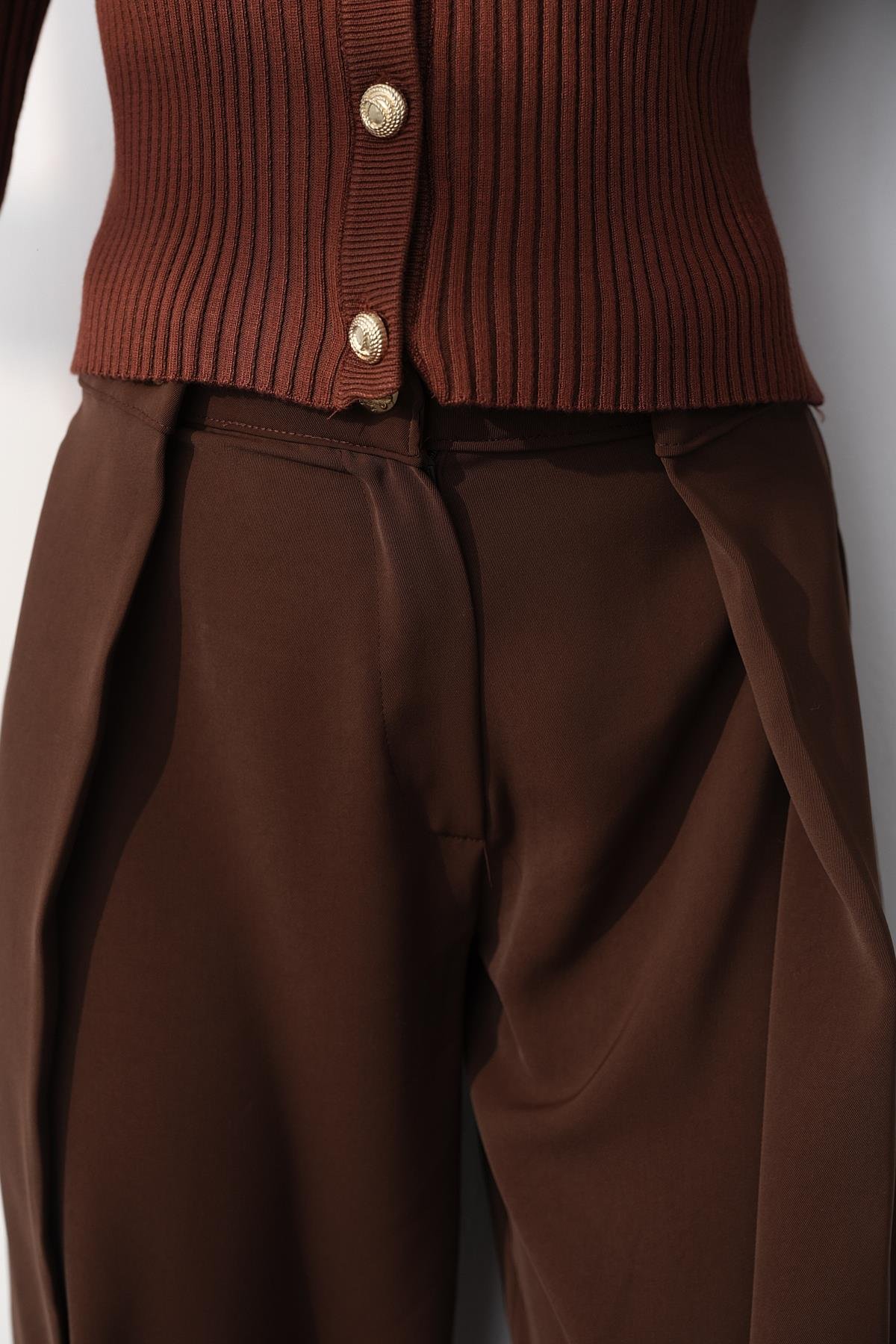 1702 GOLD DUGME PANTOLON