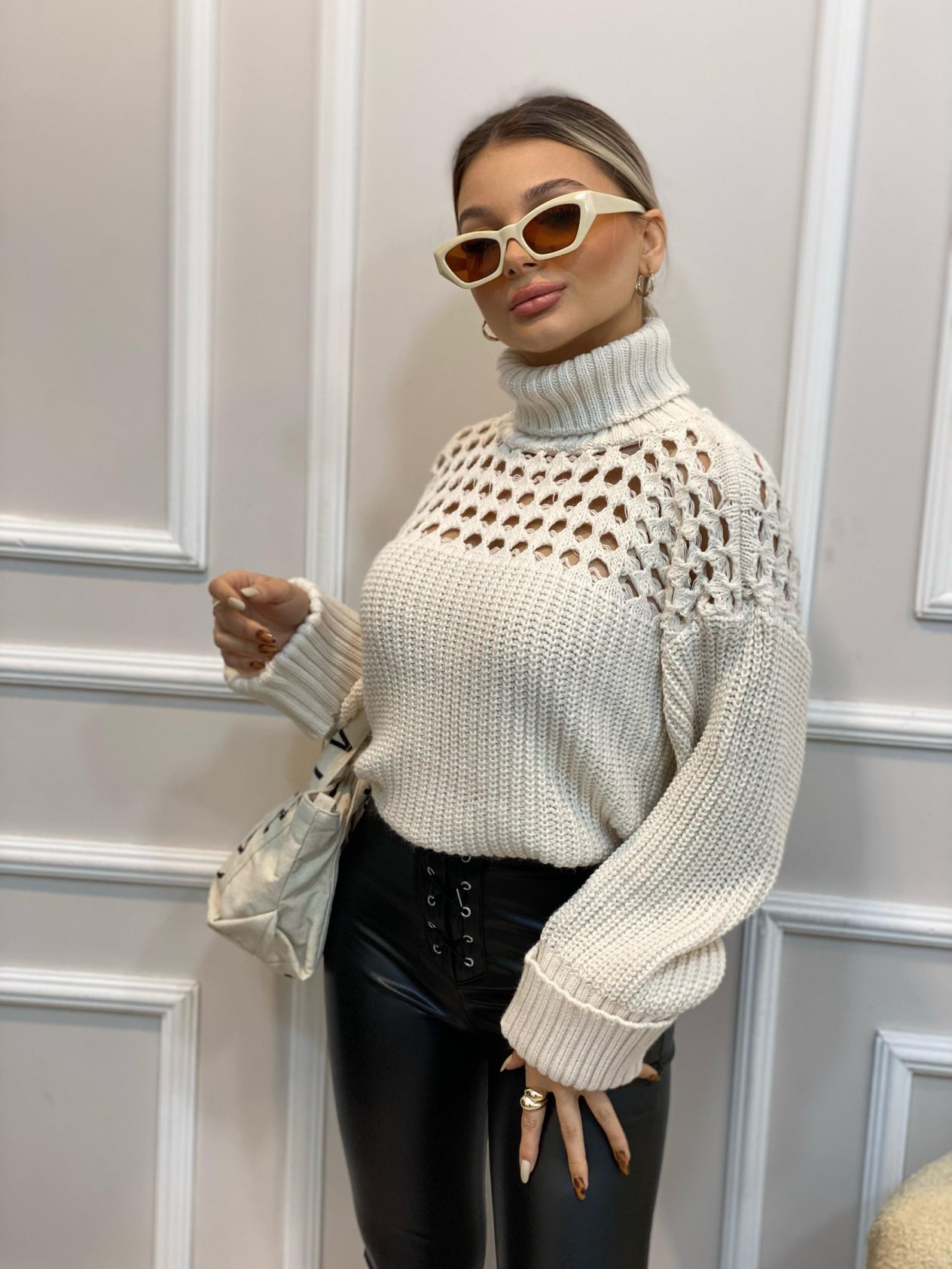 Bej Delikli Model Boğazlı Kazak