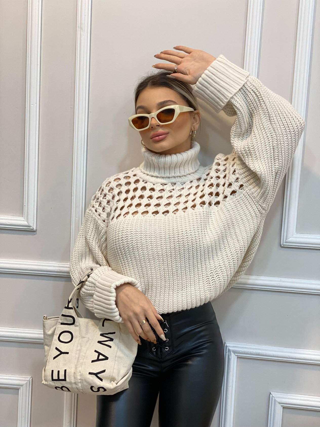 Bej Delikli Model Boğazlı Kazak