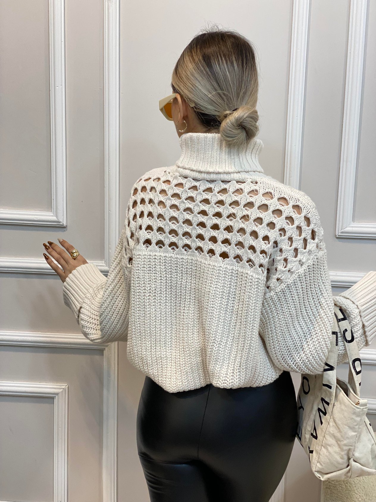 Bej Delikli Model Boğazlı Kazak
