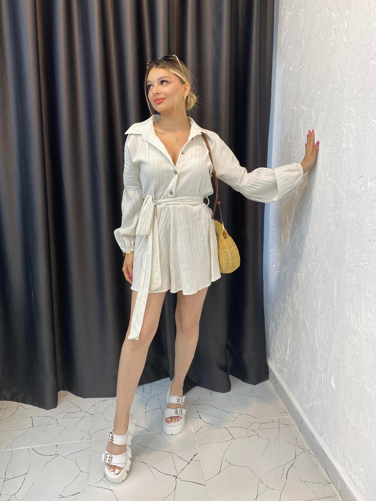 Bej Kuşaklı Model Şortlu Tulum