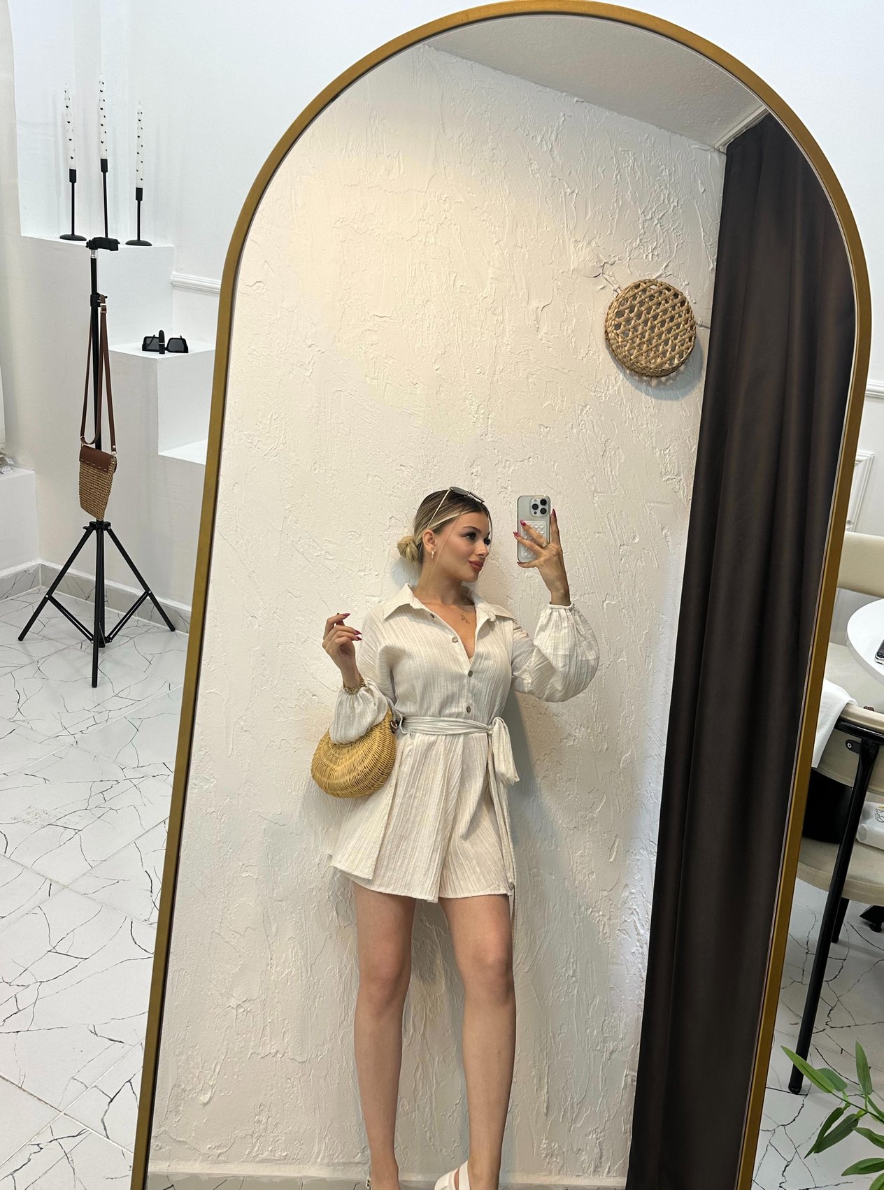 Bej Kuşaklı Model Şortlu Tulum