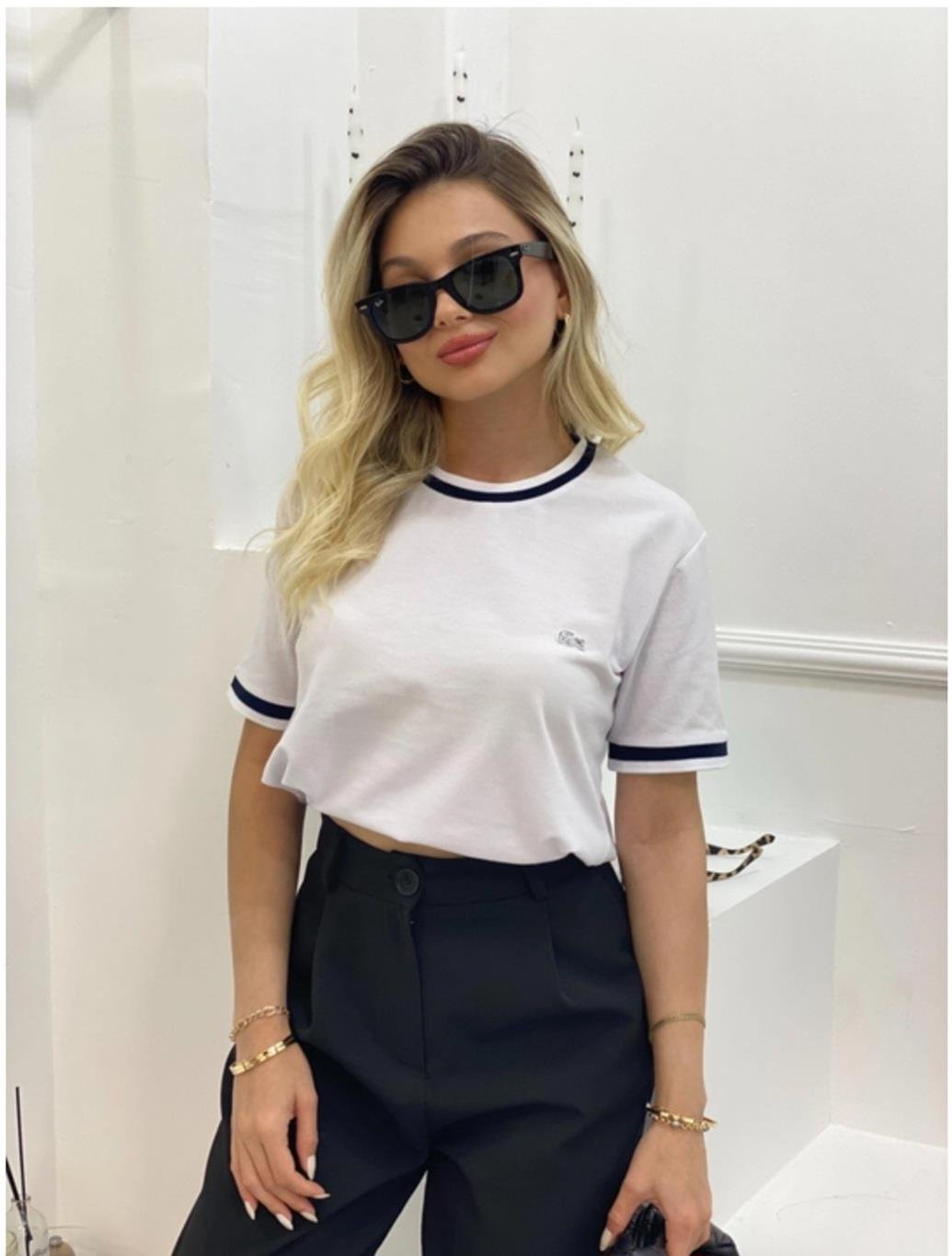 Beyaz Amblemli Tshirt