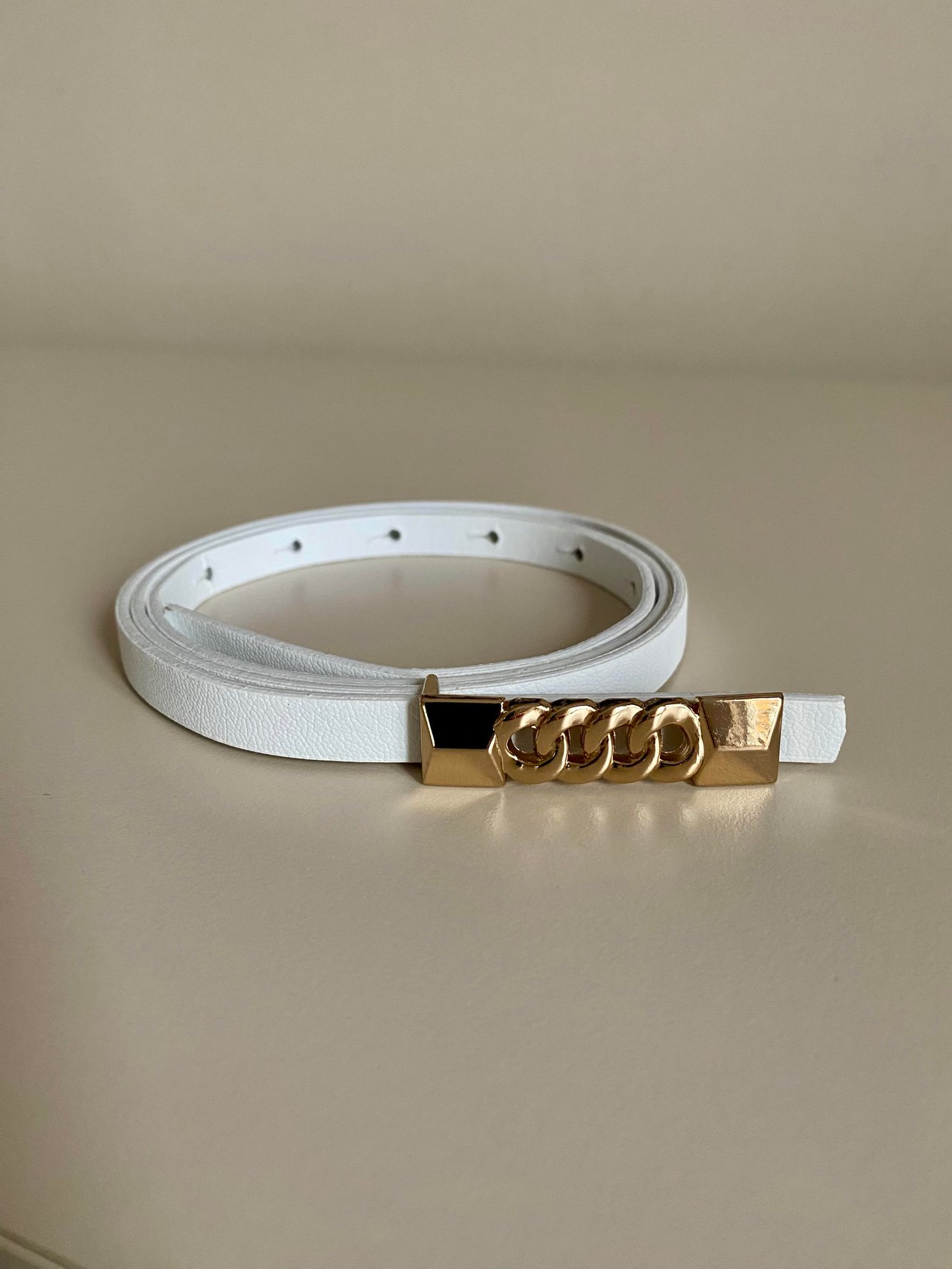 Beyaz Gold Zincir Tokalı Kemer