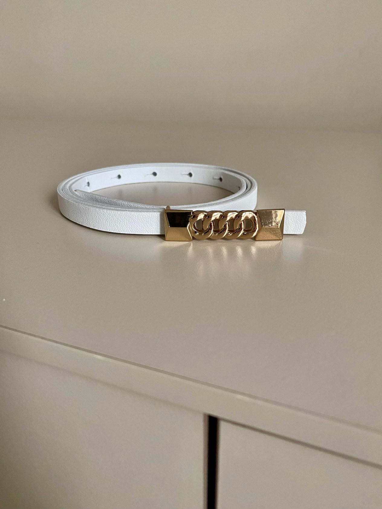 Beyaz Gold Zincir Tokalı Kemer