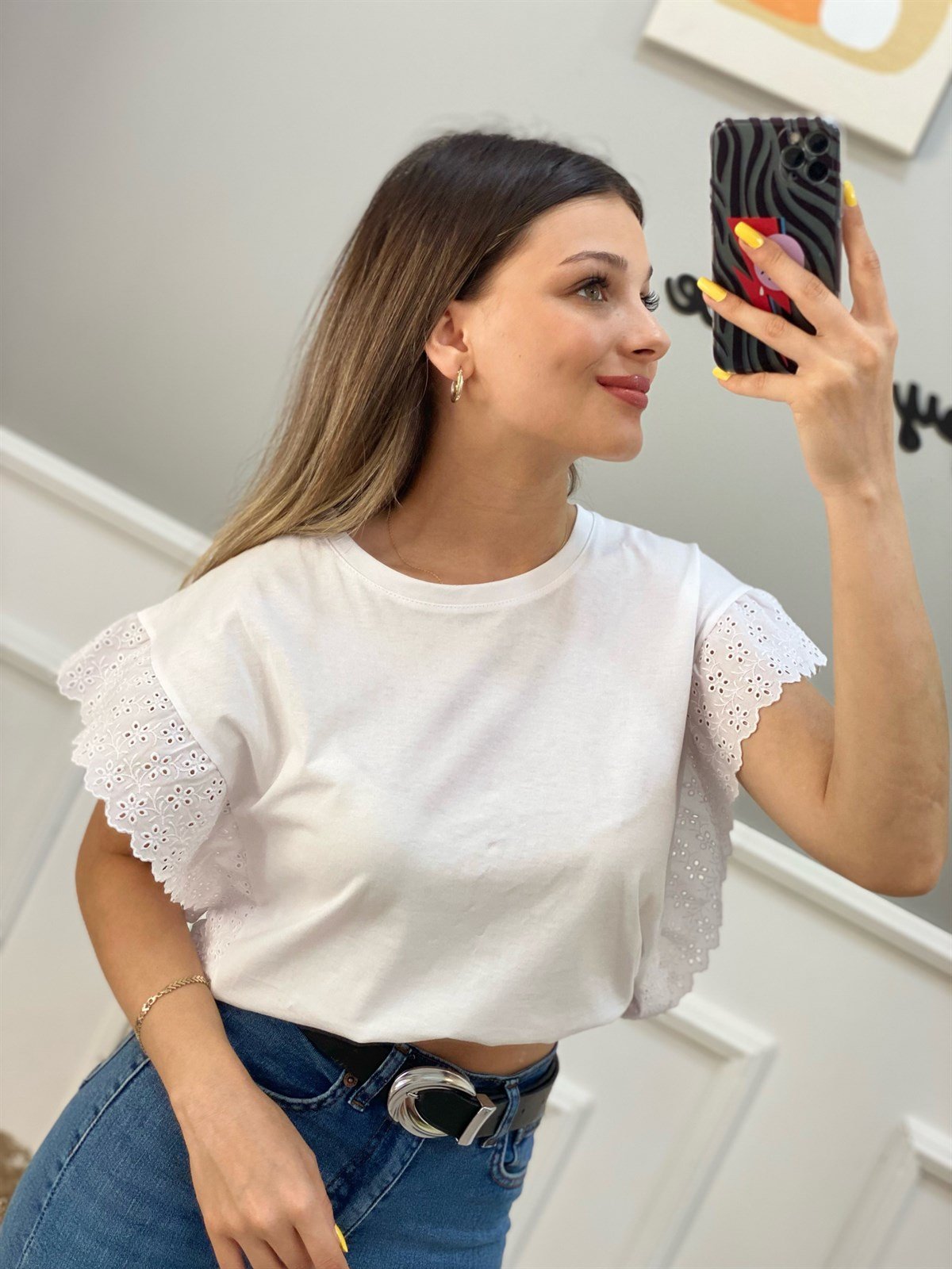 Beyaz Volan Kollu Fistolu Tshirt 