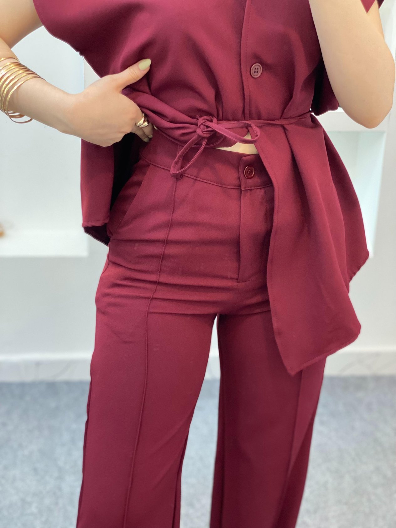 Bordo Beli Kuşaklı Yelekli Takım 