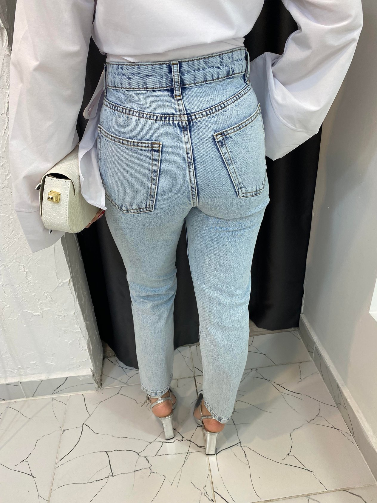 Buz Mavi Taşlı Boyfit Jean 
