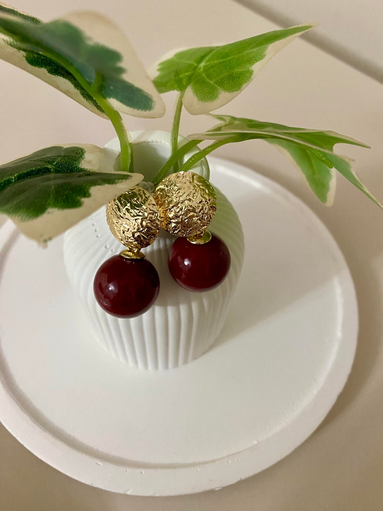 Gold Bordo Top Küpe
