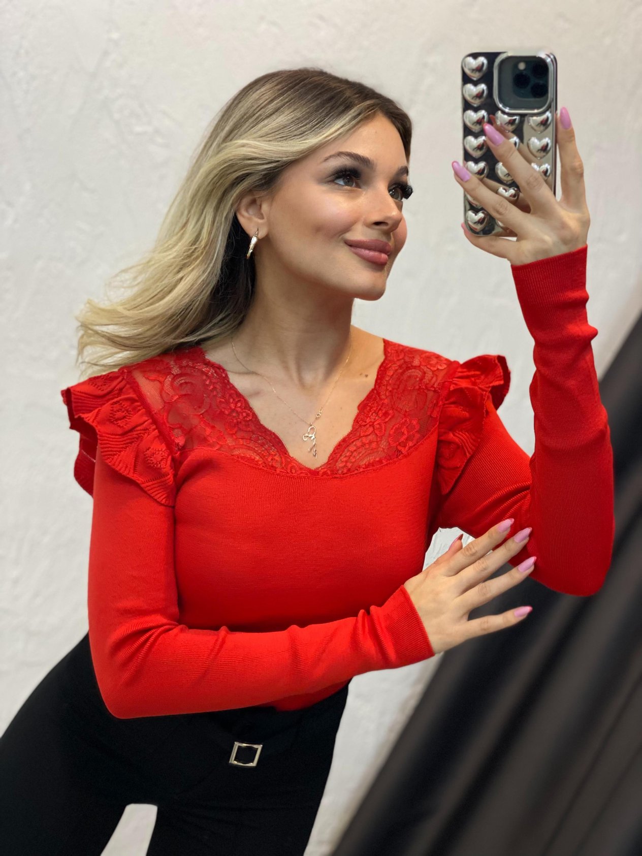 Kırmızı Dantel Detay Omuzları Volanlı Triko