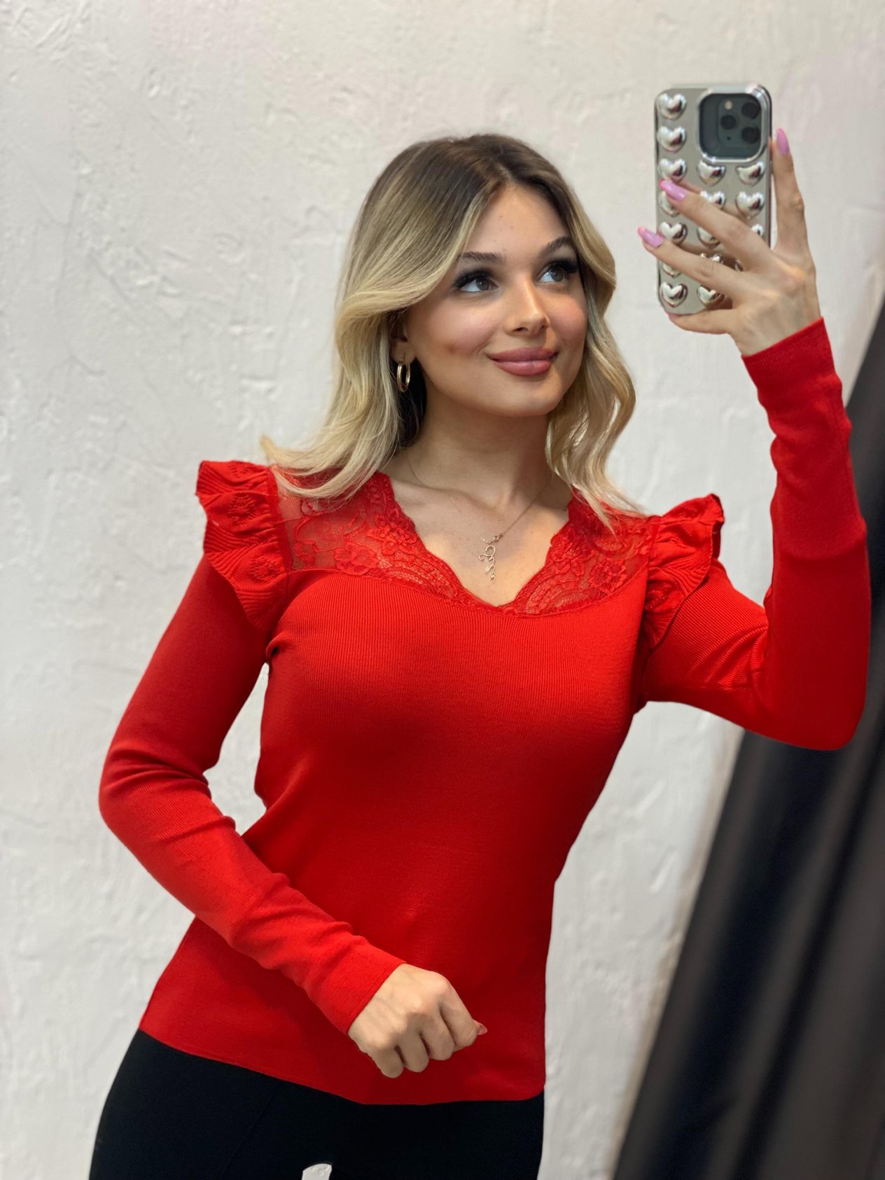 Kırmızı Dantel Detay Omuzları Volanlı Triko