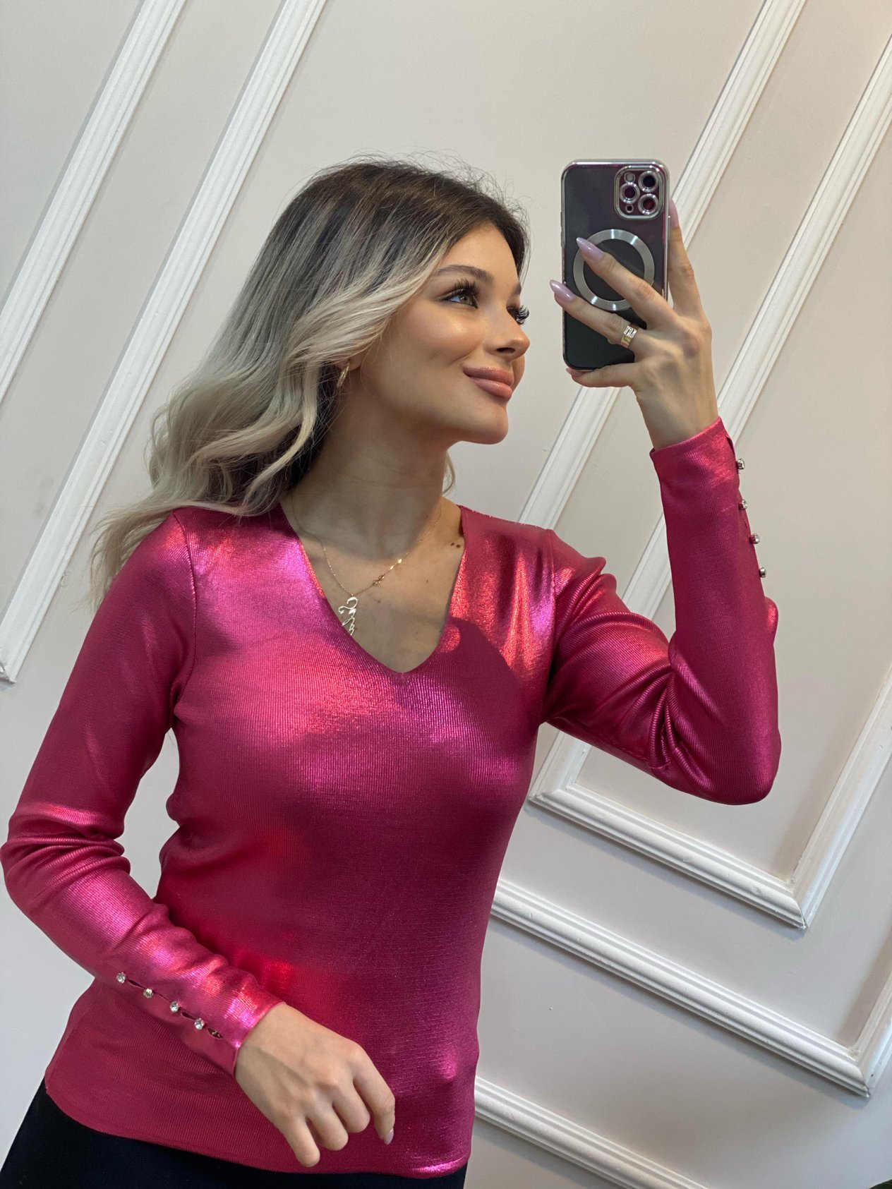 Koyu Pembe Varak Baskılı V Yaka Kolları Taşlı Triko