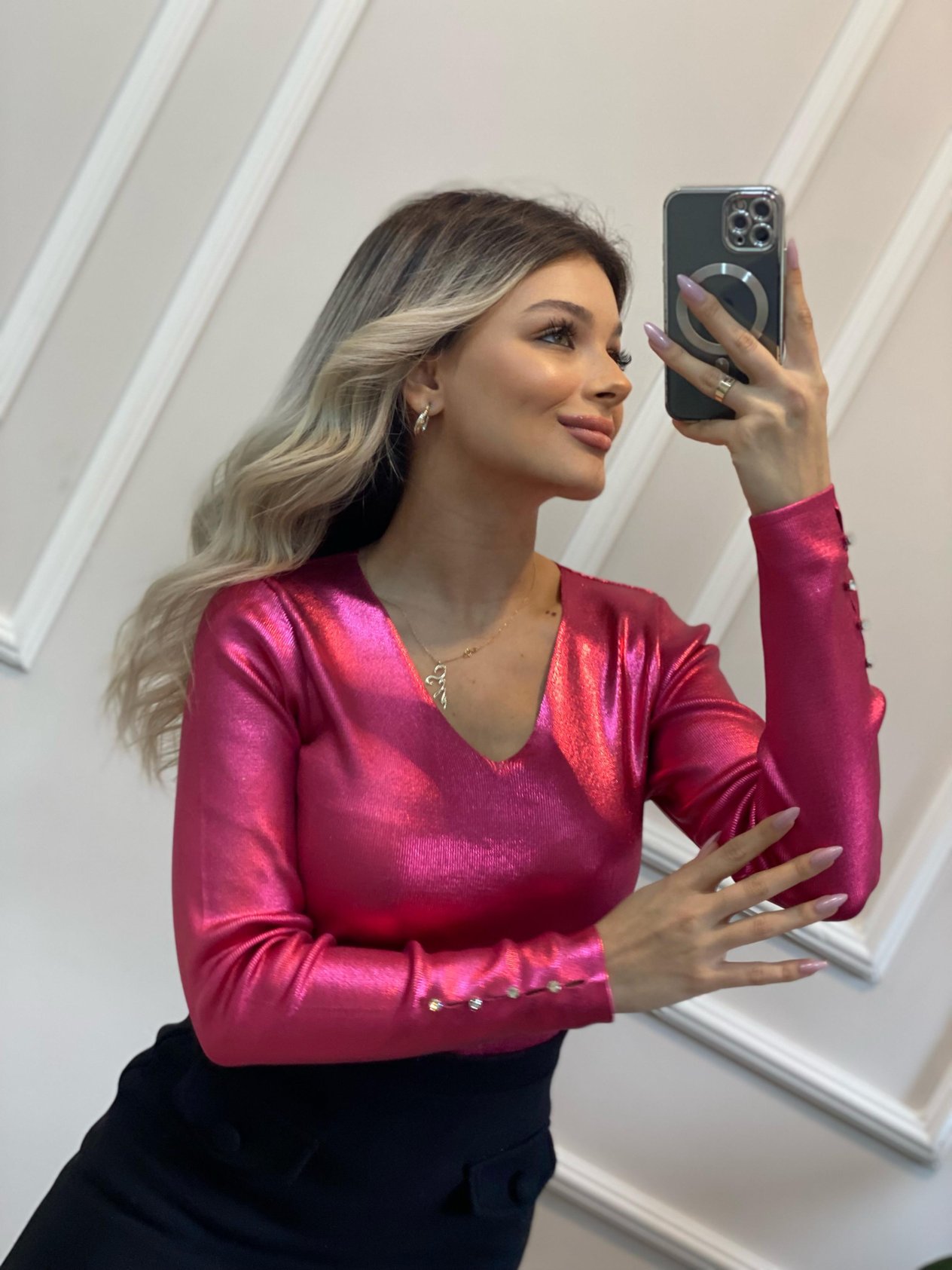 Koyu Pembe Varak Baskılı V Yaka Kolları Taşlı Triko