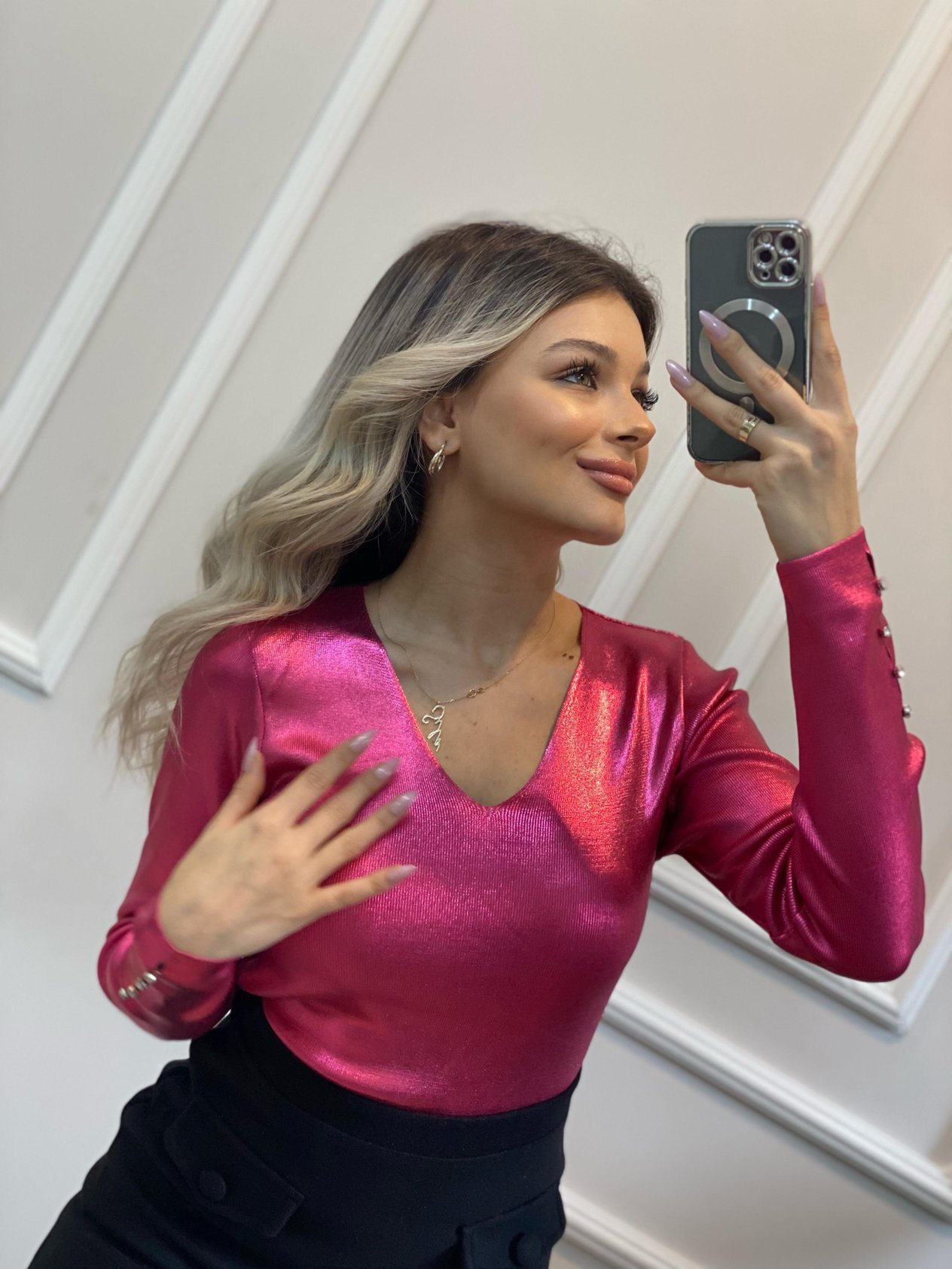 Koyu Pembe Varak Baskılı V Yaka Kolları Taşlı Triko