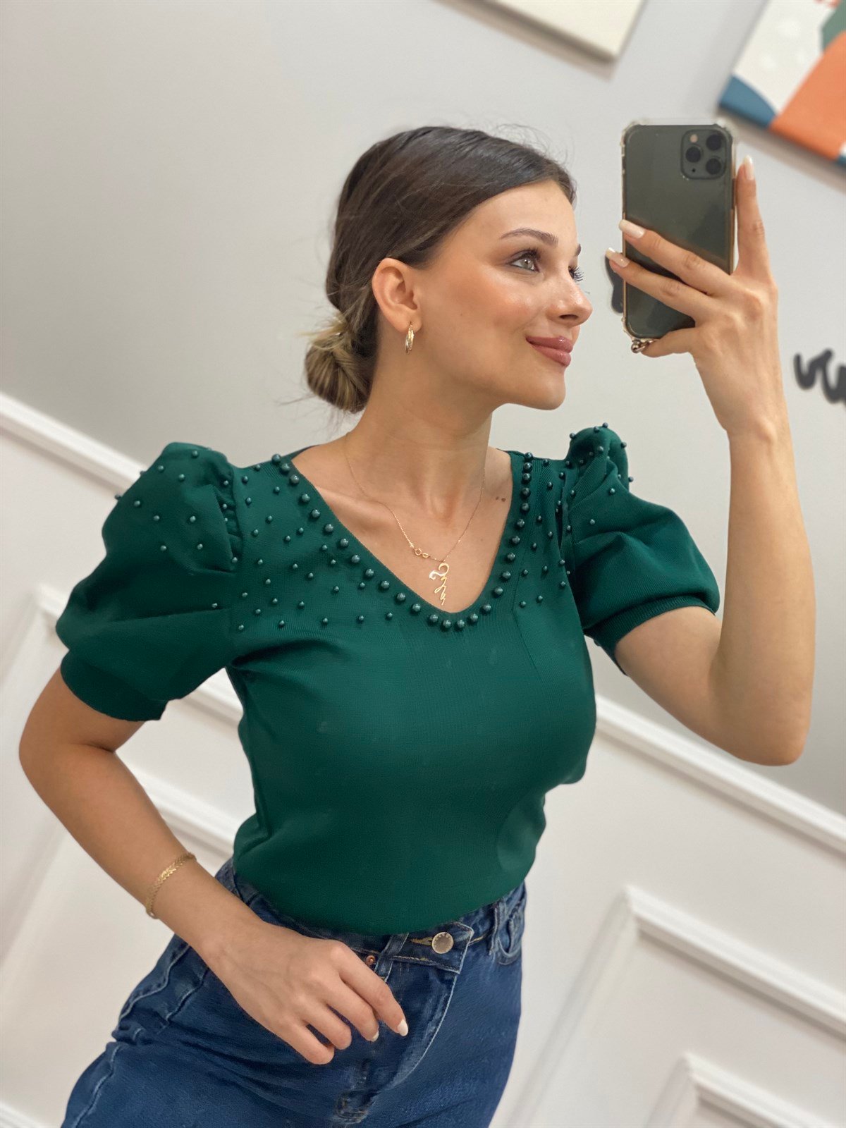 Koyu Yeşil Kısa Kol V Yaka İncili Triko Bluz