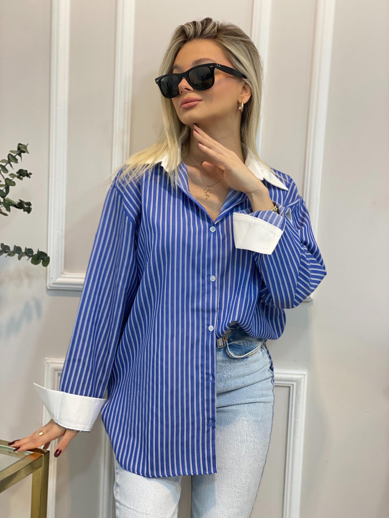 Marka Model Mavi Beyaz Çizgili Gömlek 