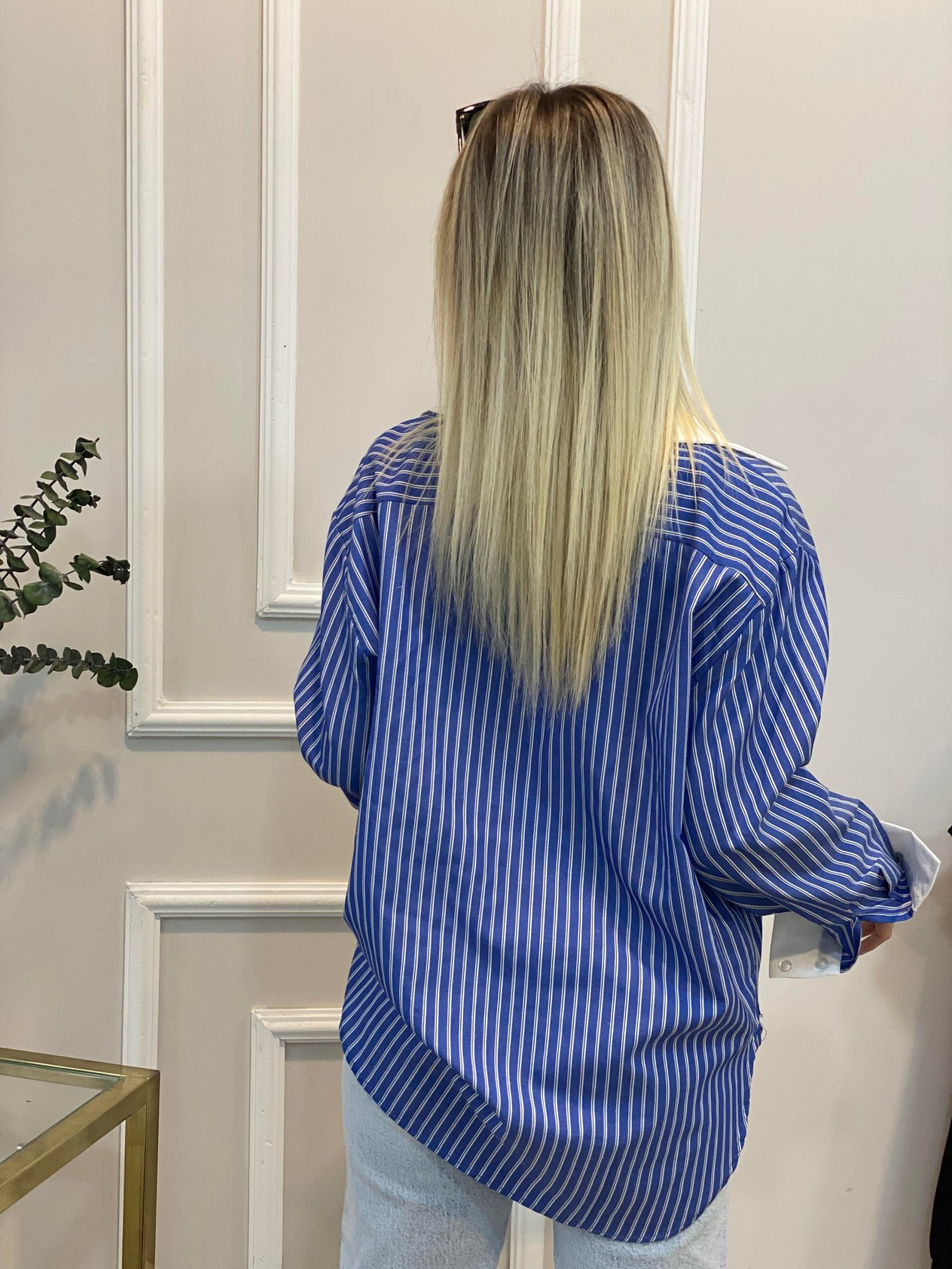 Marka Model Mavi Beyaz Çizgili Gömlek 