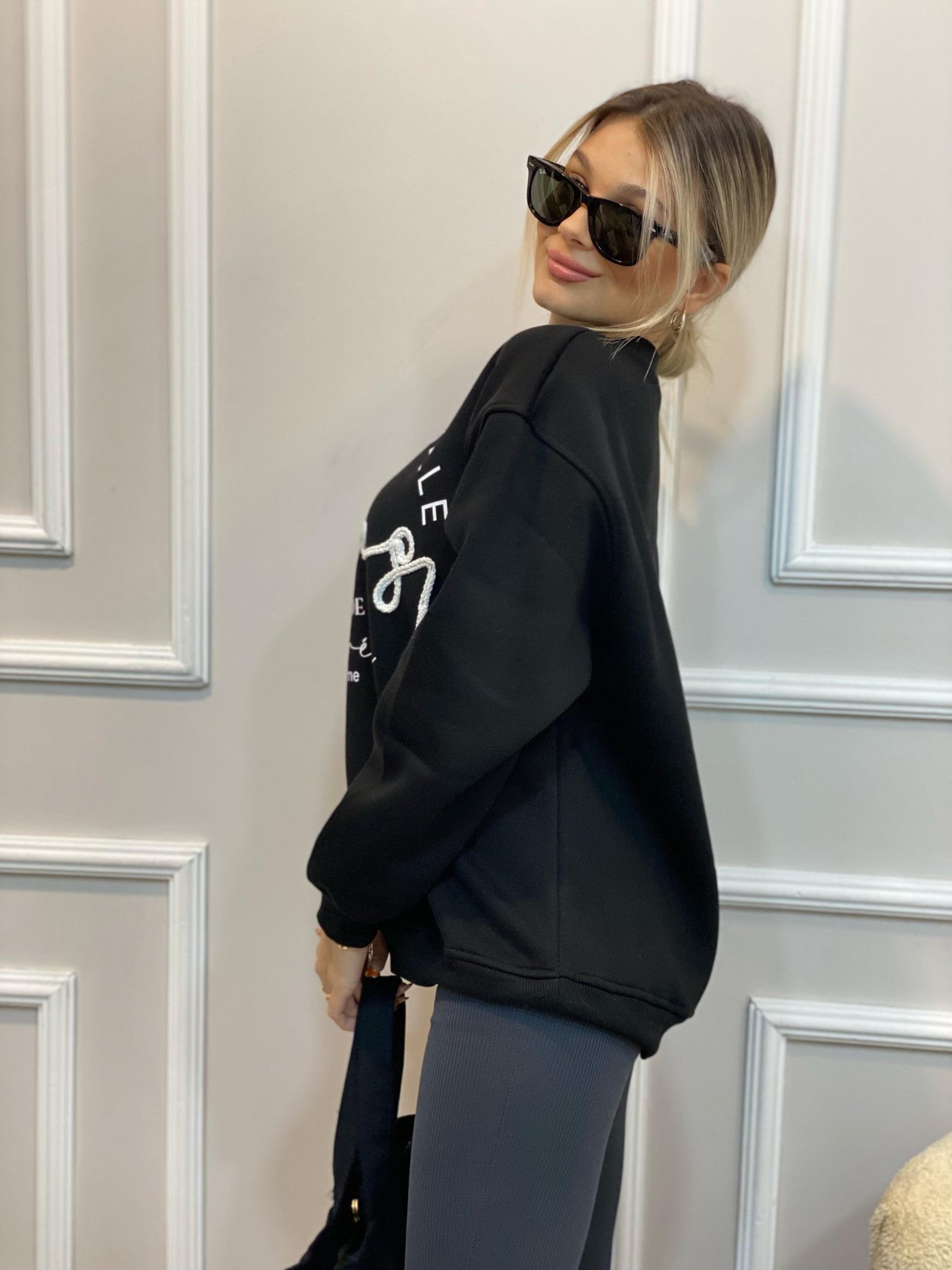 Marka Model Siyah İp Detaylı İçi Şardonlu Sweatshirt 