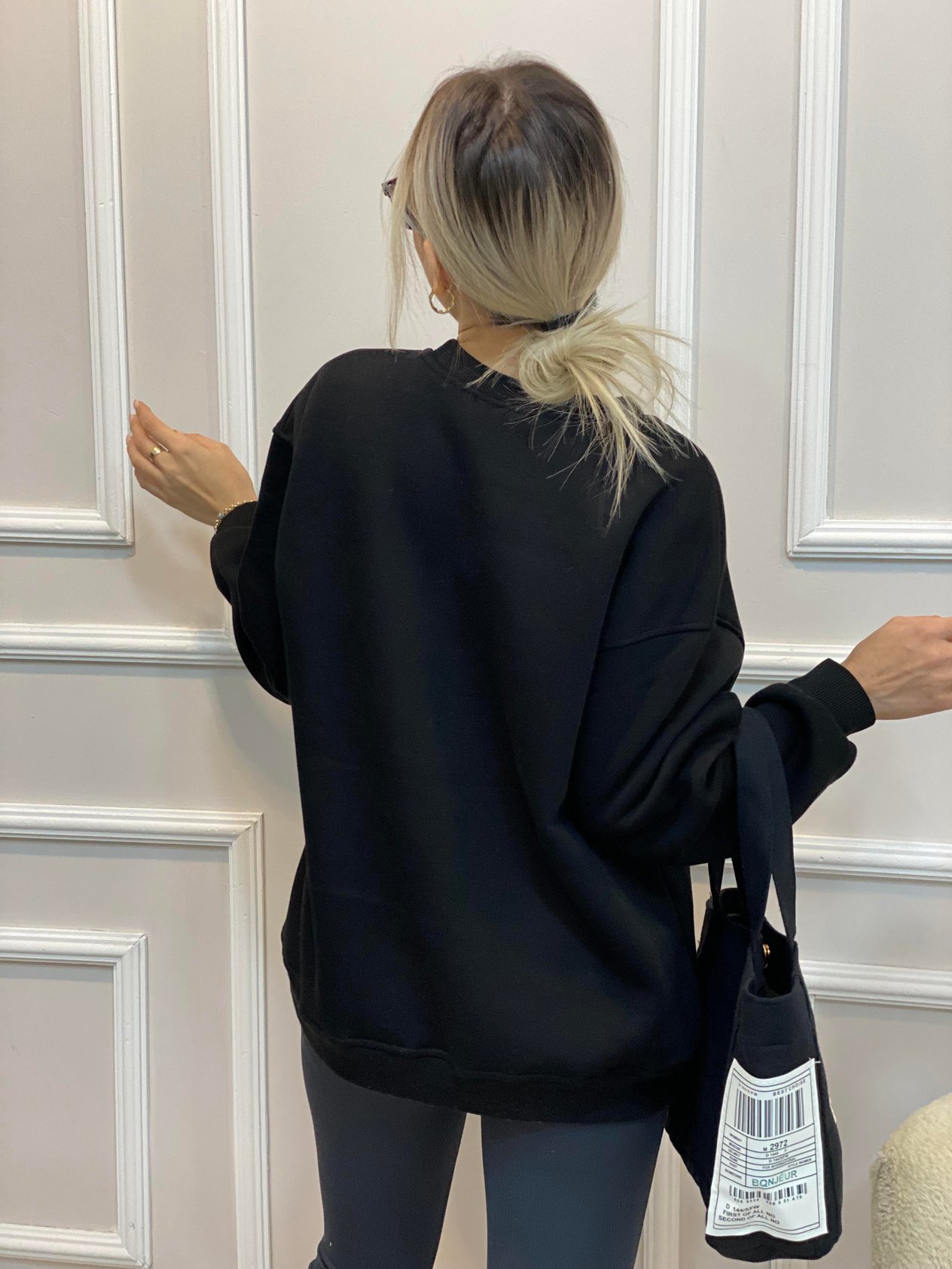 Marka Model Siyah İp Detaylı İçi Şardonlu Sweatshirt 