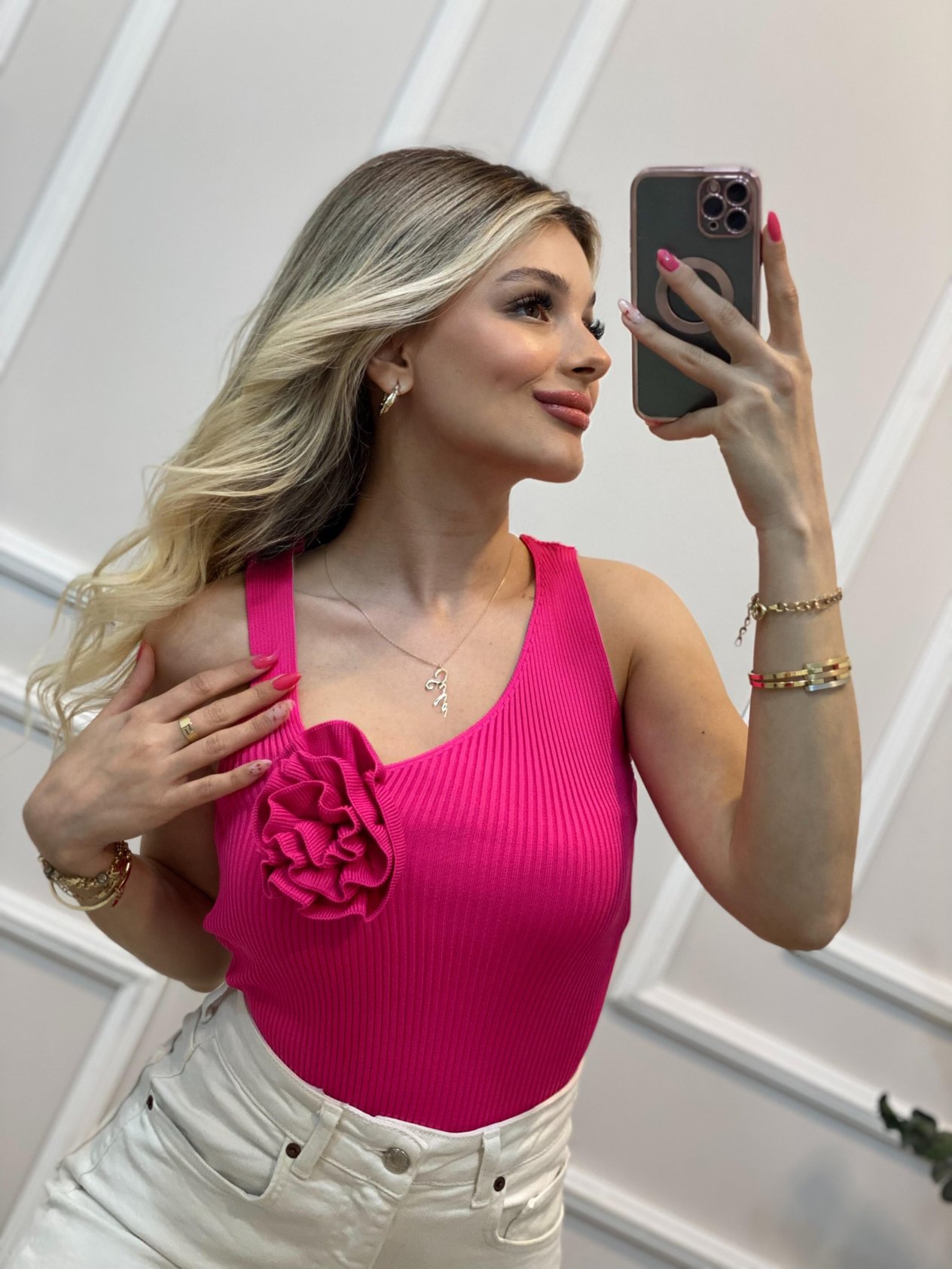 Pembe Gül Broş Dikimli Triko Bluz