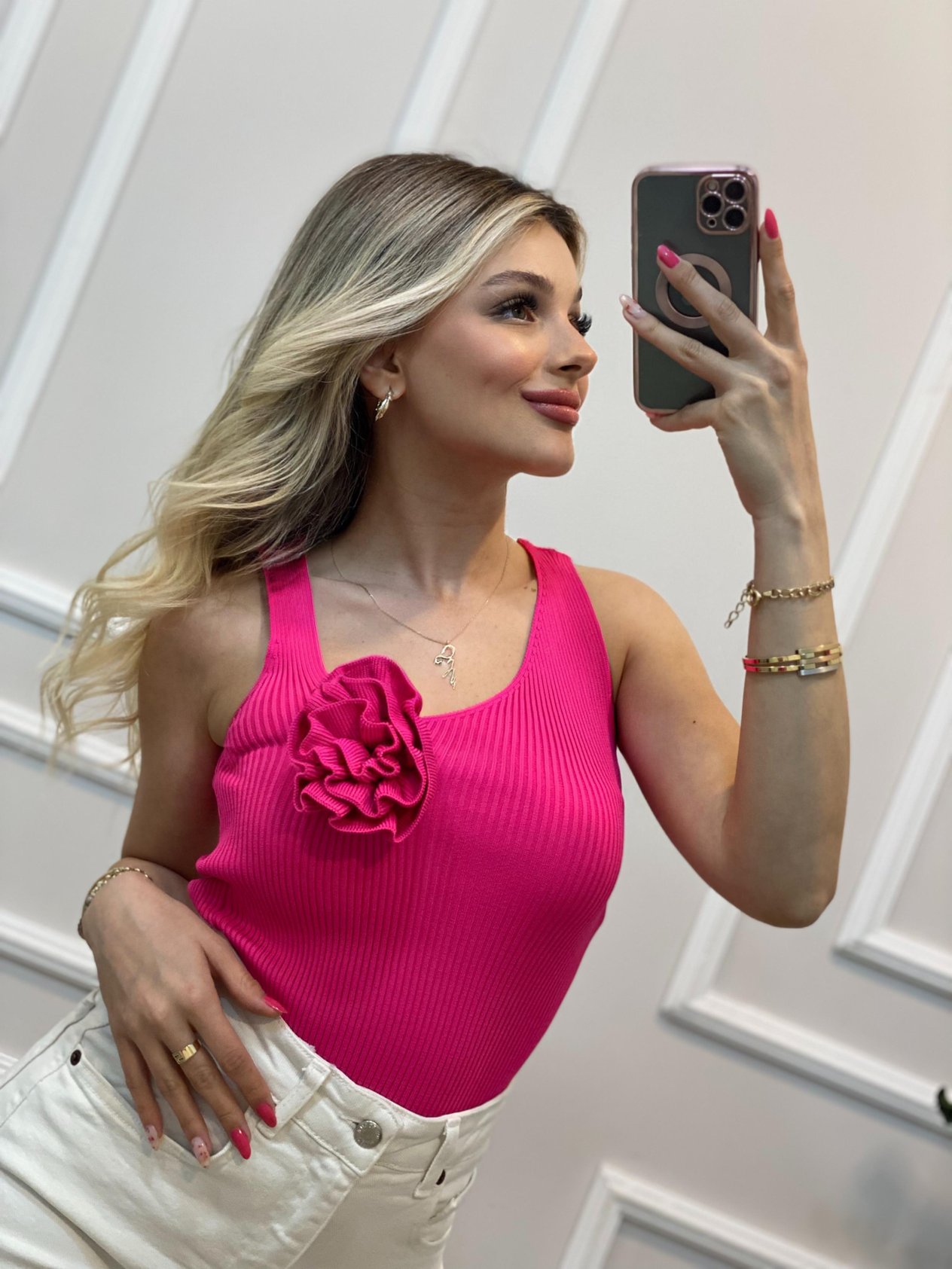 Pembe Gül Broş Dikimli Triko Bluz