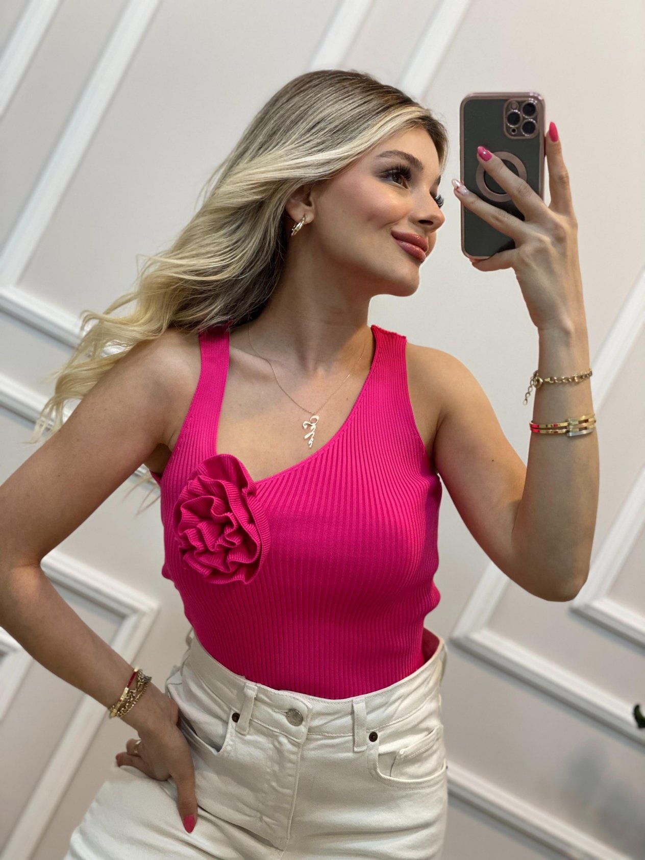Pembe Gül Broş Dikimli Triko Bluz