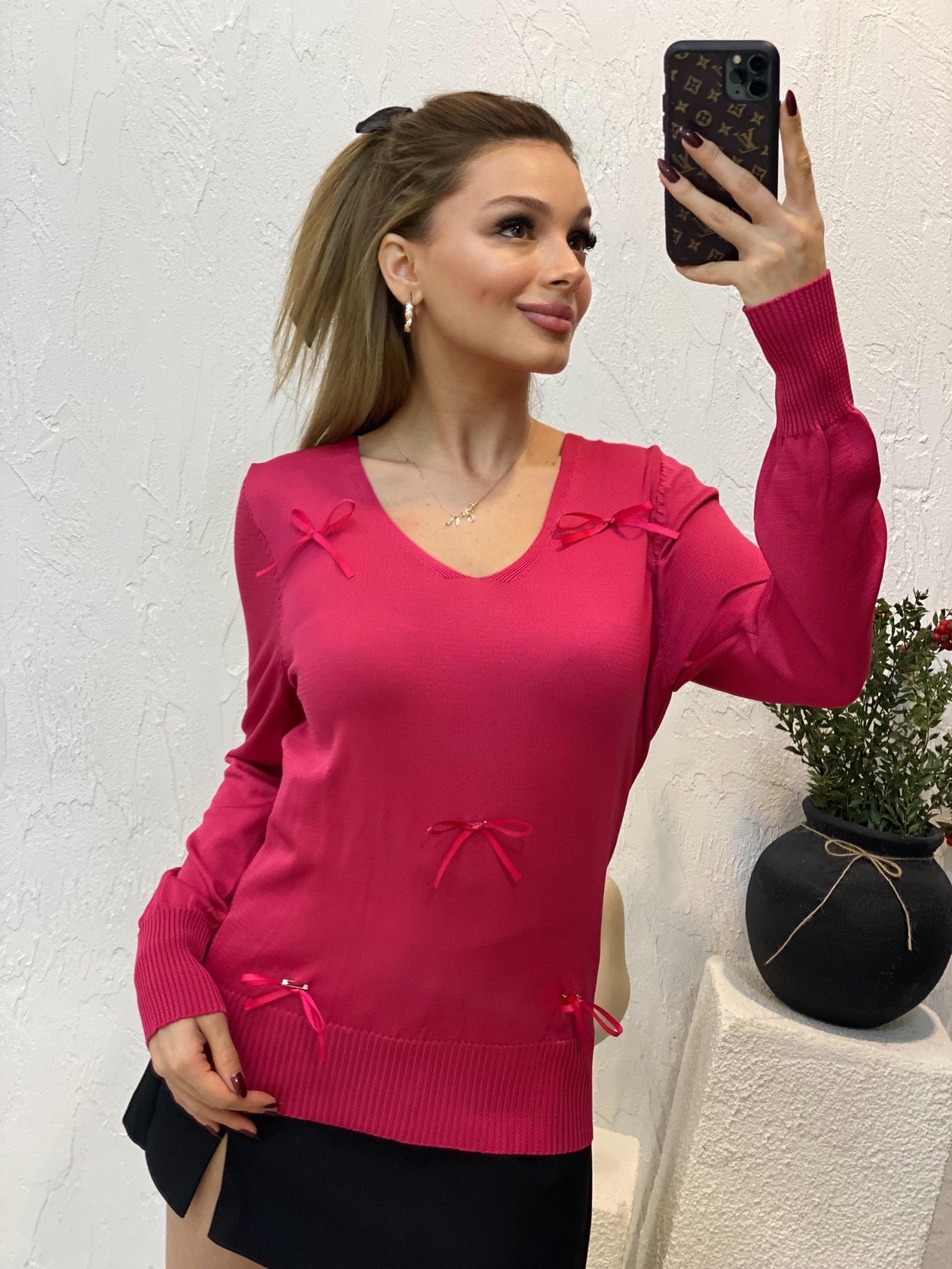 Pembe V Yaka Çıkarılabilir Fiyonk Detaylı Triko