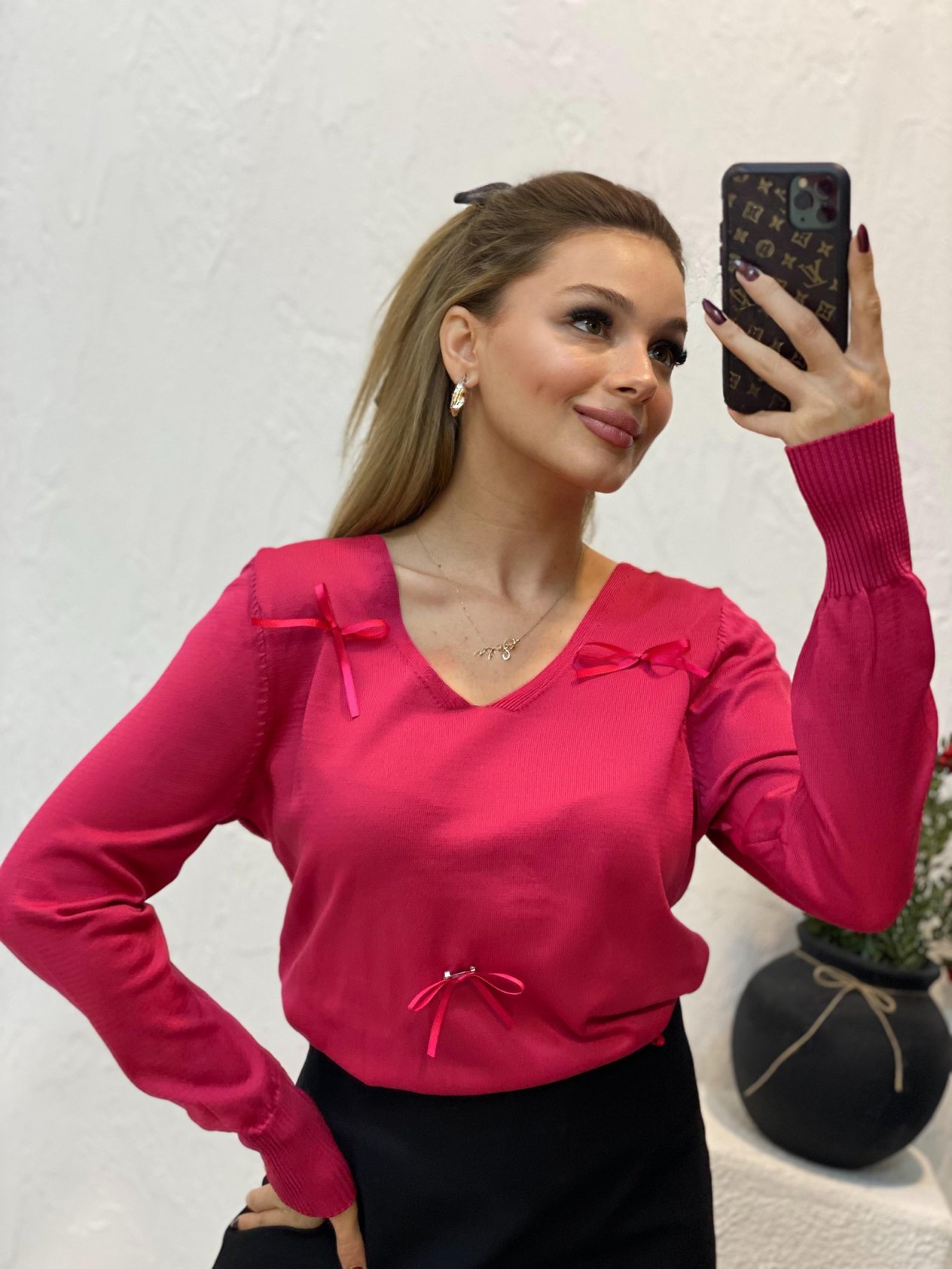 Pembe V Yaka Çıkarılabilir Fiyonk Detaylı Triko