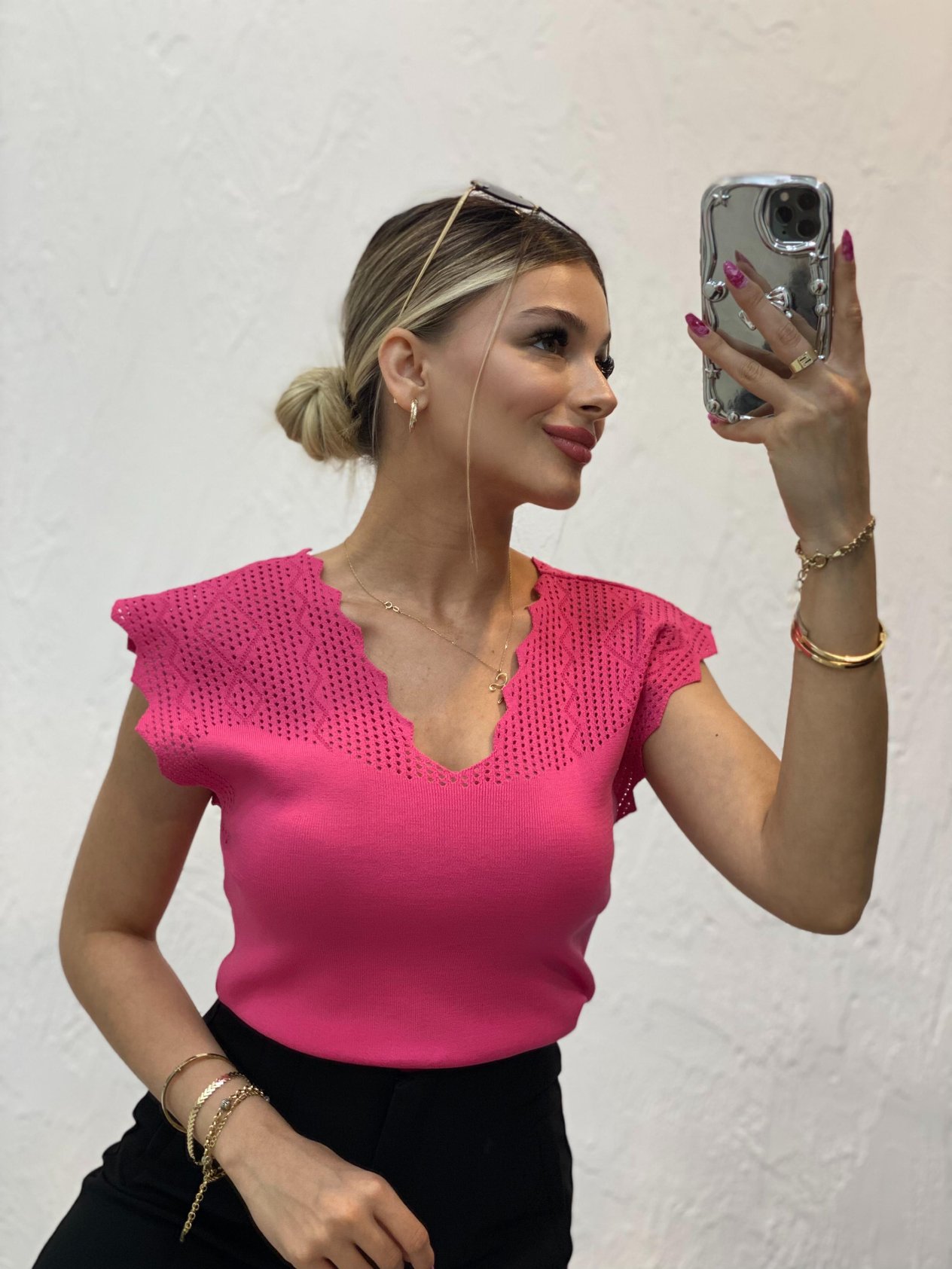 Pembe V Yaka Delikli Model Triko Bluz