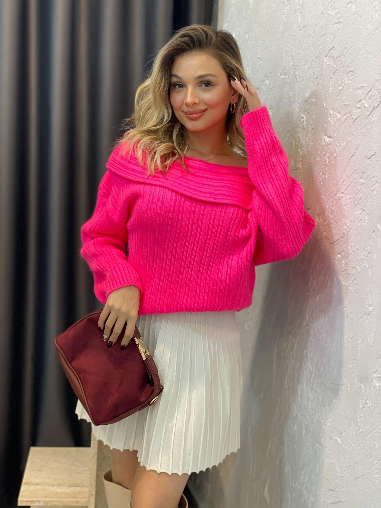 Q Marka Madonna Yaka Neon Pembe Triko Kazak
