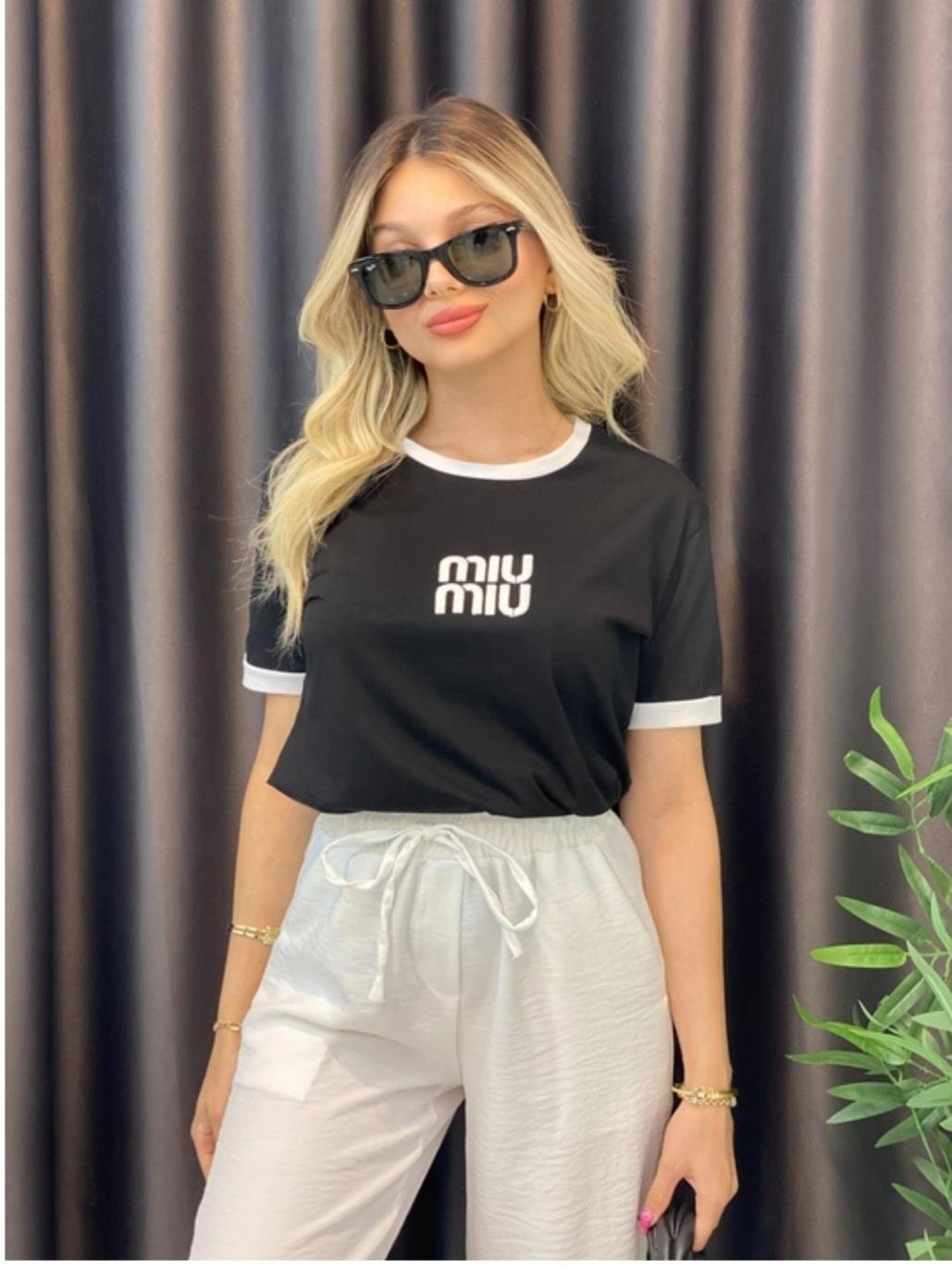 Siyah Biyeli Yazılı Tshirt