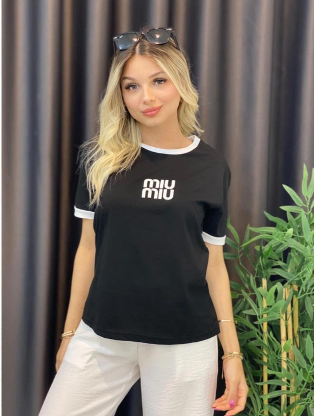 Siyah Biyeli Yazılı Tshirt