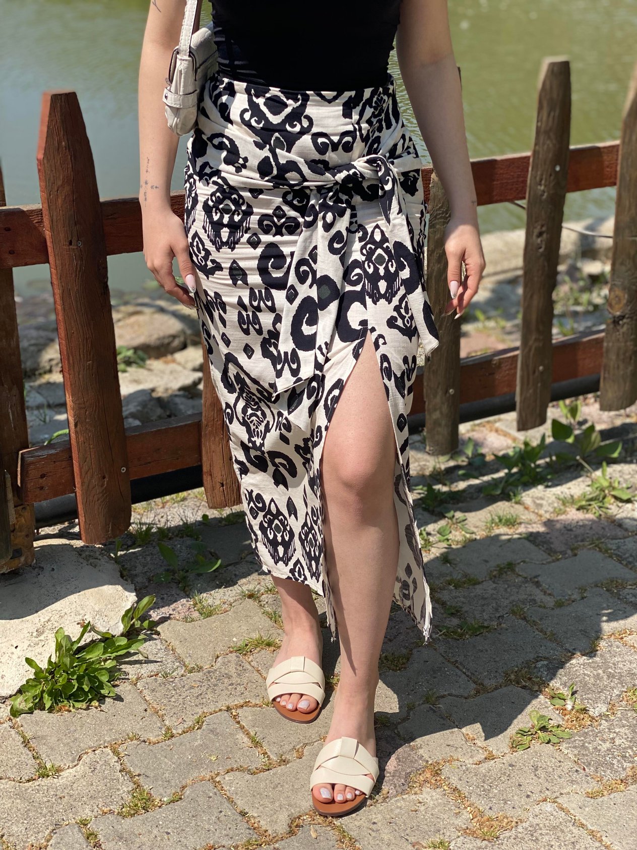 Siyah Etnik Desen Baglamalı Model Keten Etek