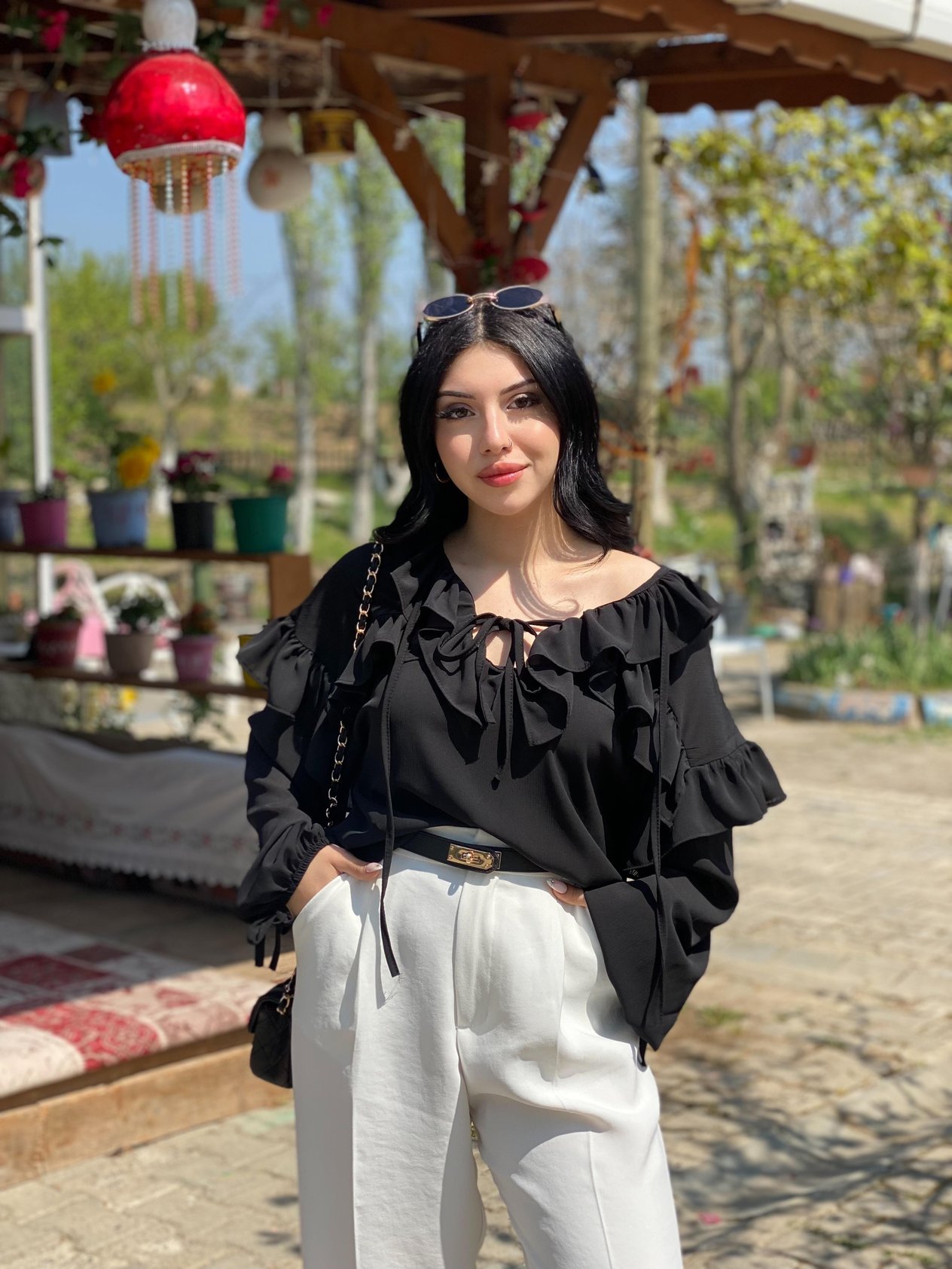 Siyah Fırfırlı Yaka Transparan Bluz