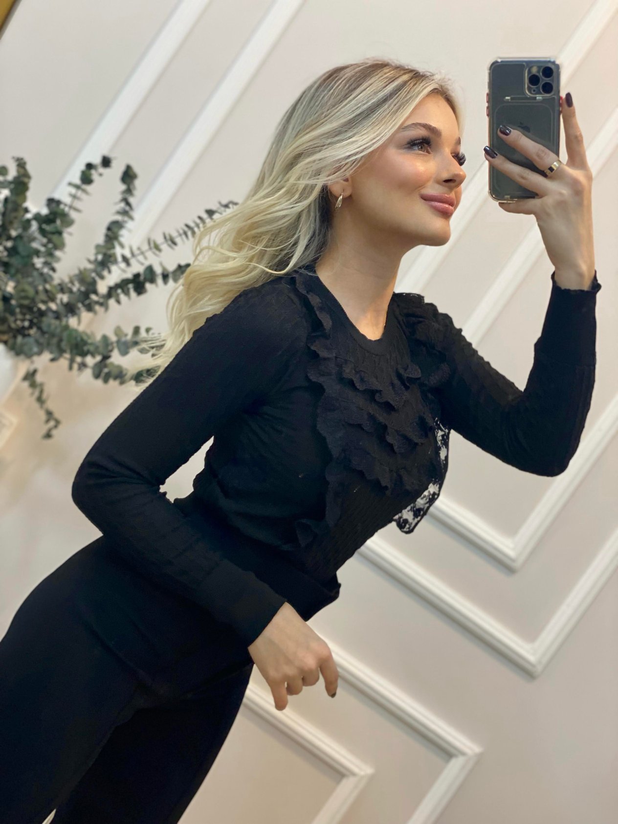 Siyah Güpürlü Model Triko