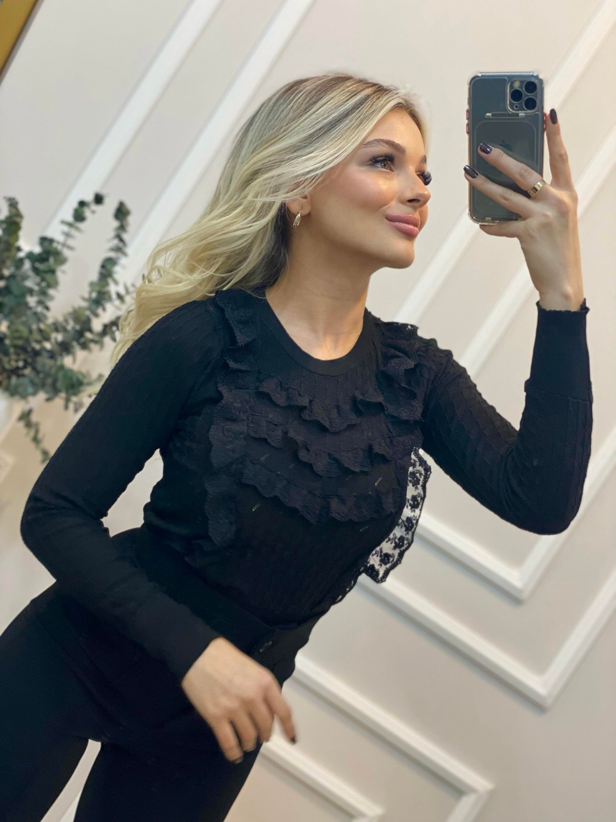 Siyah Güpürlü Model Triko