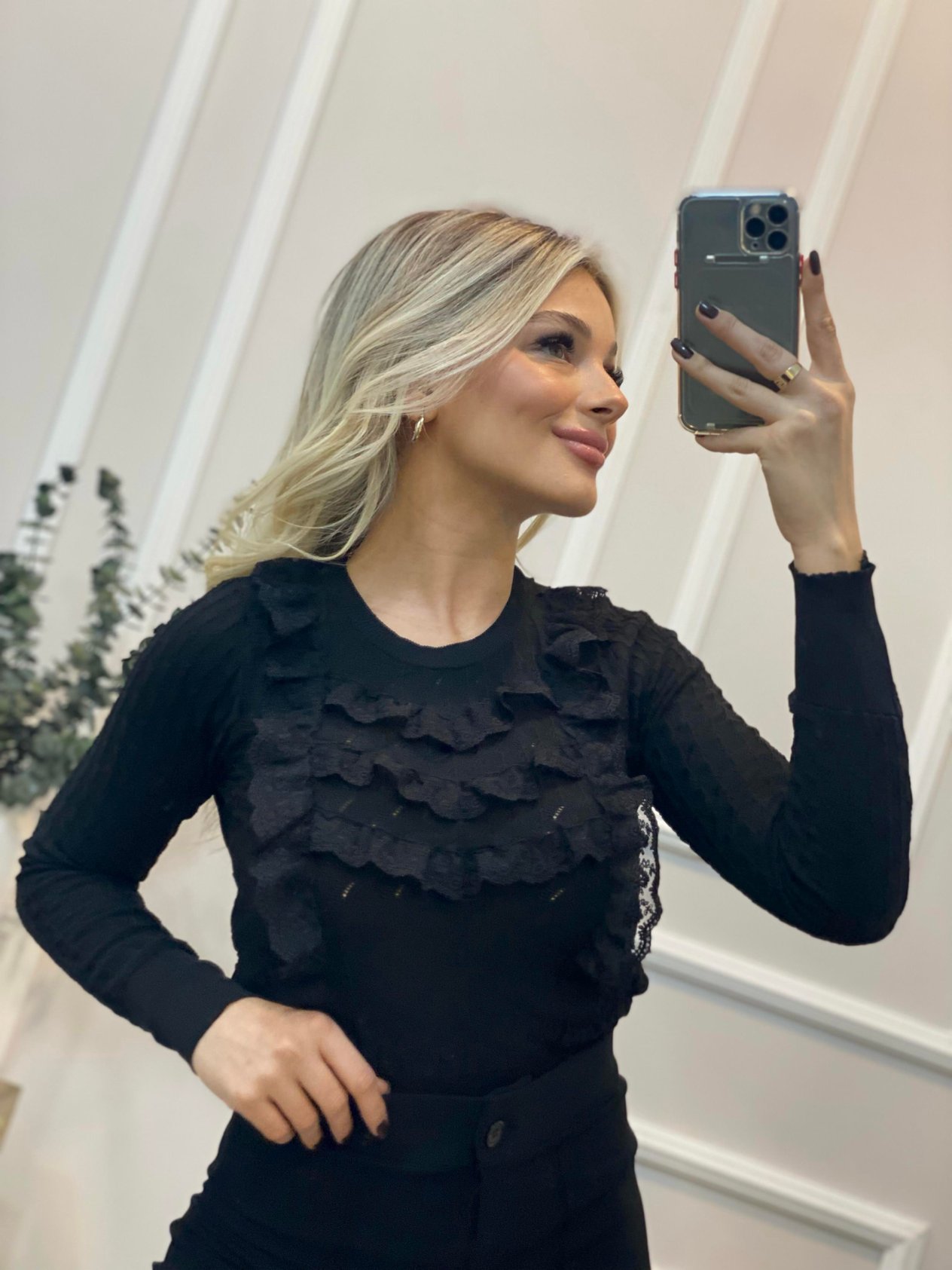 Siyah Güpürlü Model Triko