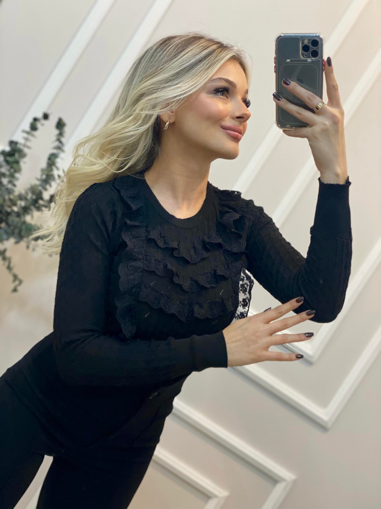 Siyah Güpürlü Model Triko