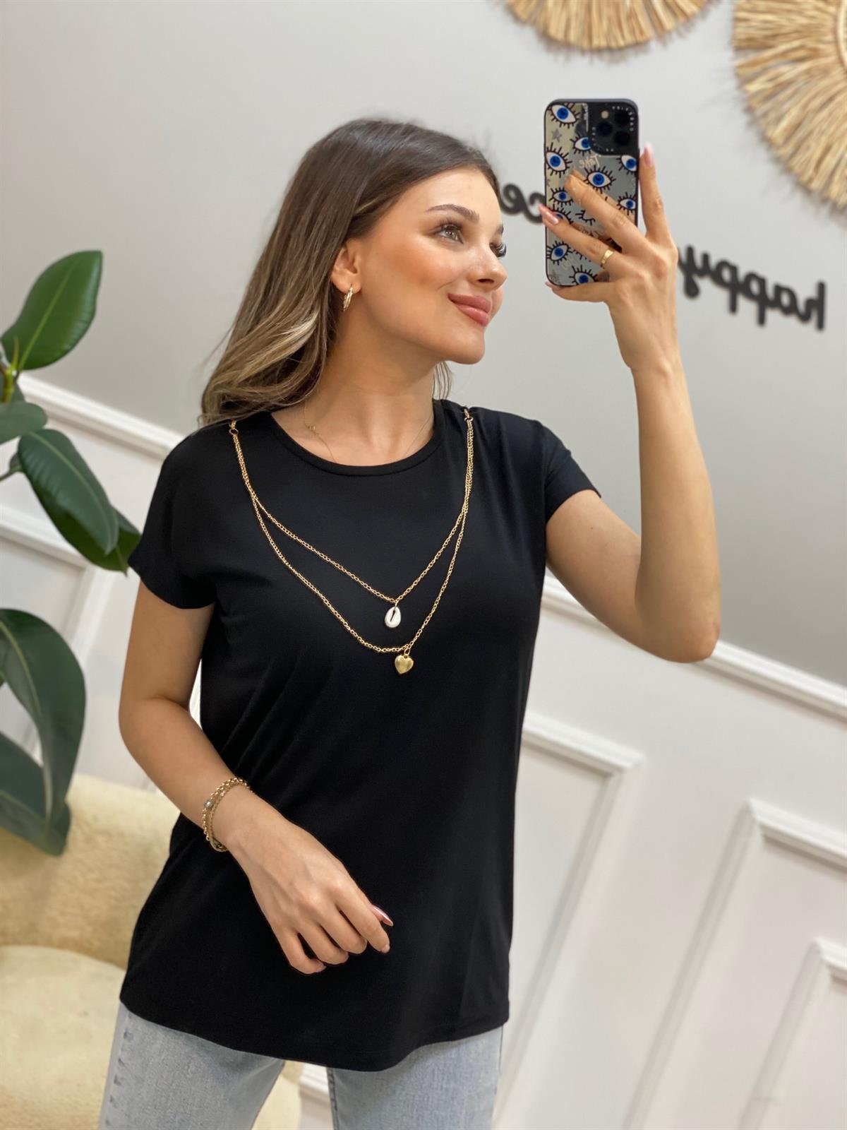 Siyah Kalp Kolye Detaylı Tshirt