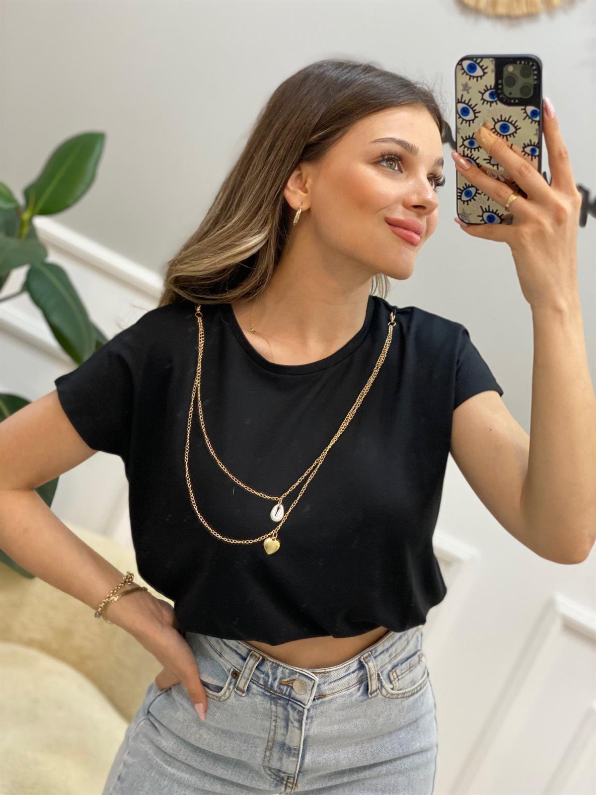 Siyah Kalp Kolye Detaylı Tshirt