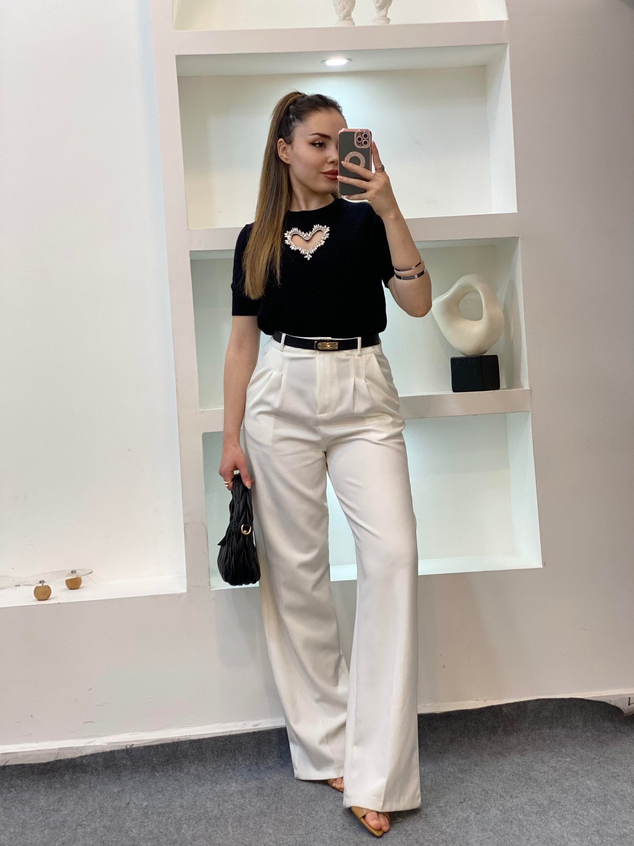 Siyah Kalp Taşlı Triko Bluz 