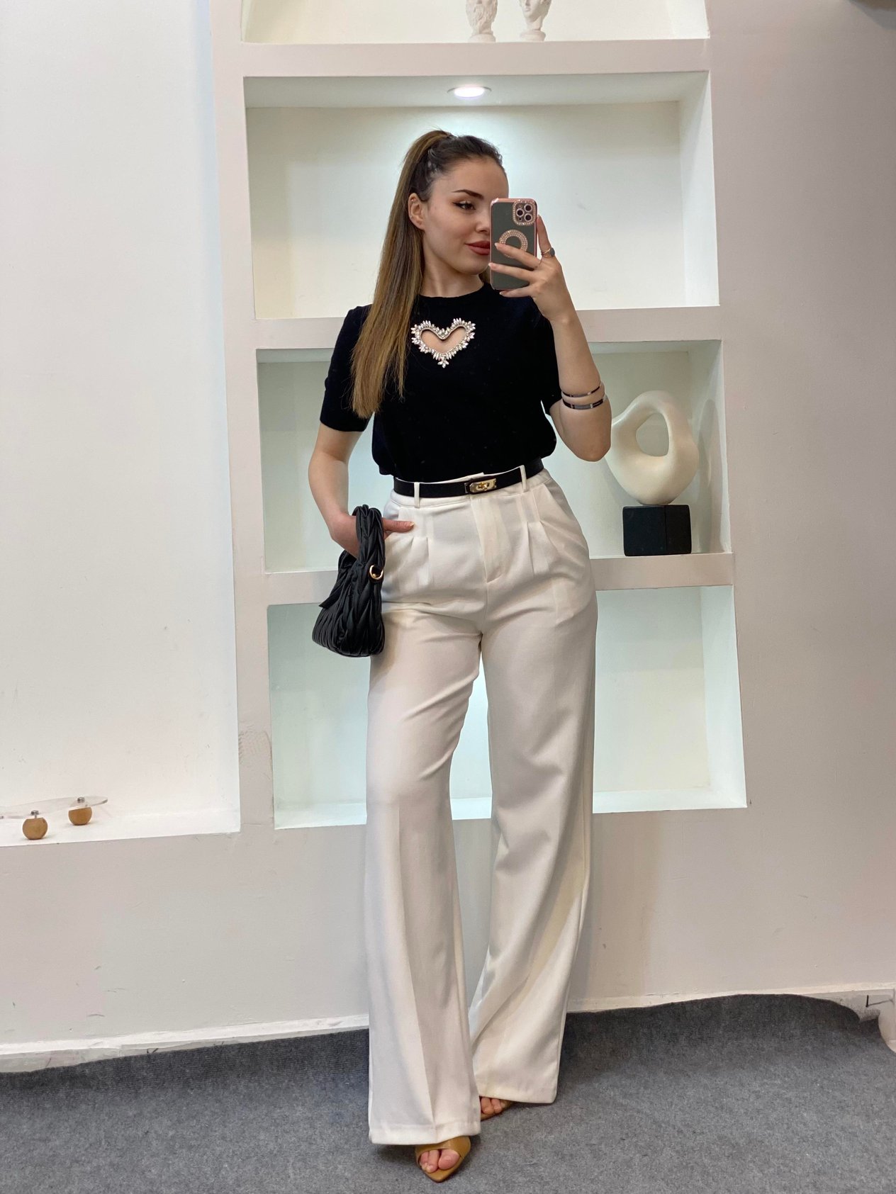 Siyah Kalp Taşlı Triko Bluz 
