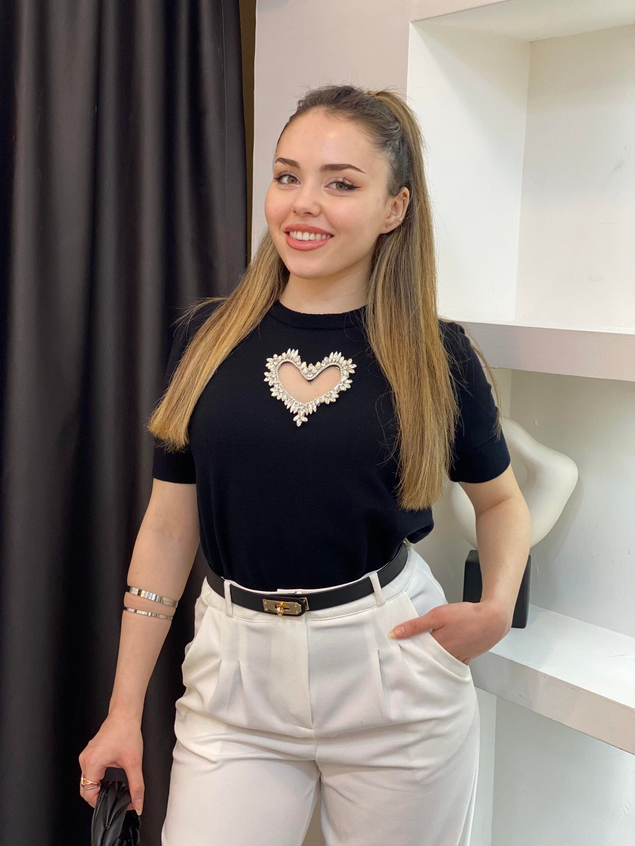 Siyah Kalp Taşlı Triko Bluz 
