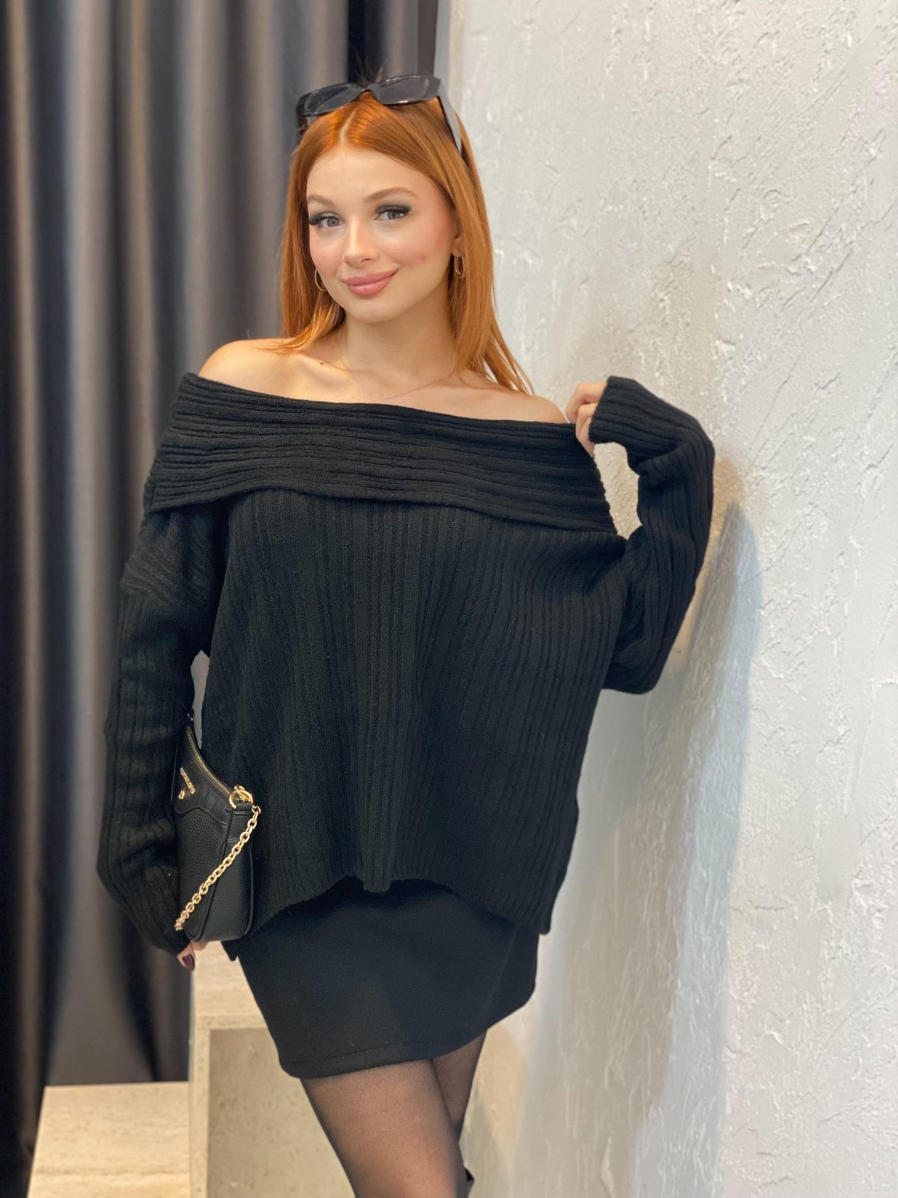 Siyah Madonna Yaka Triko Kazak